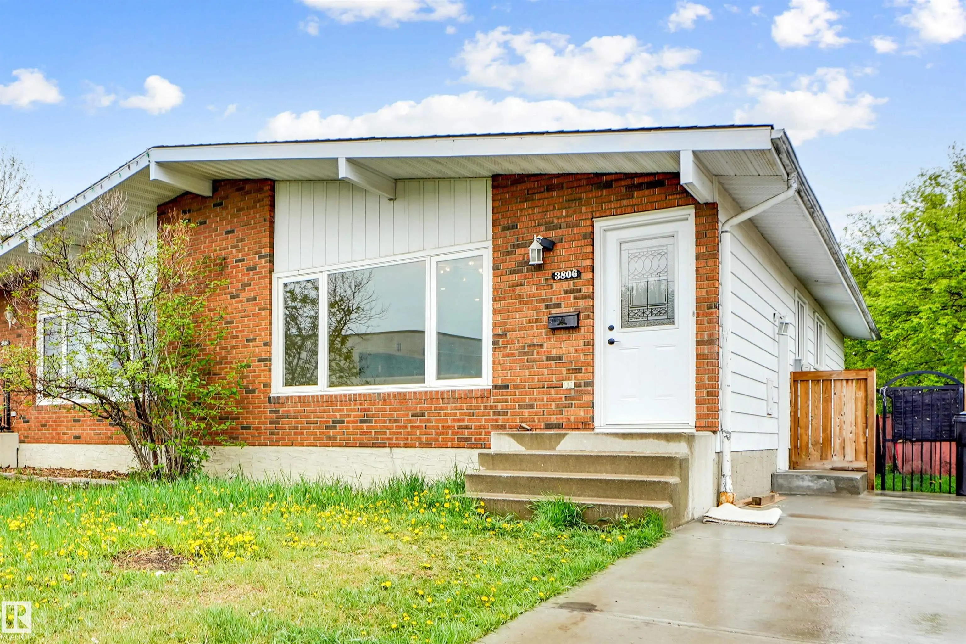 3806 85 Street