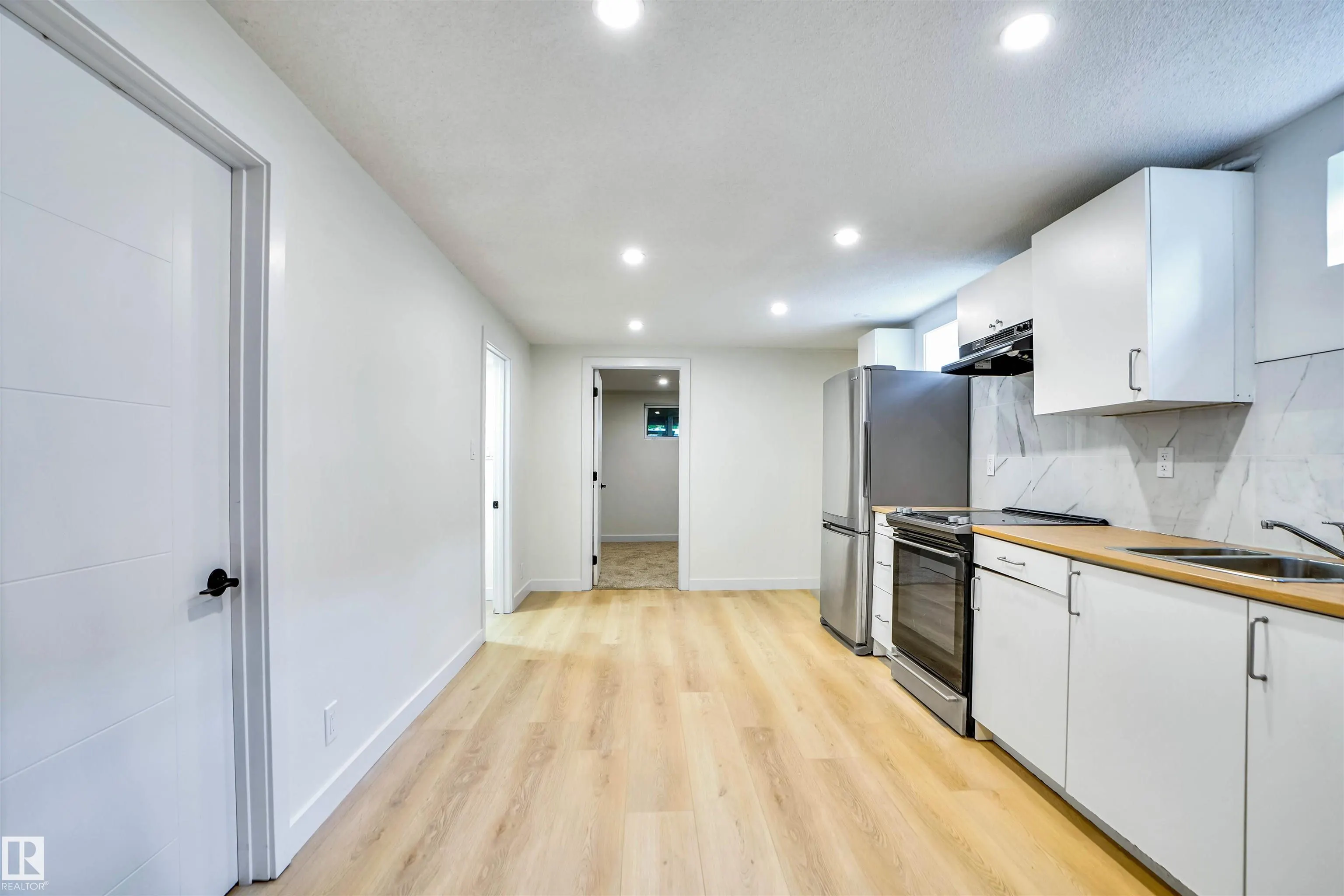 3806 85 Street