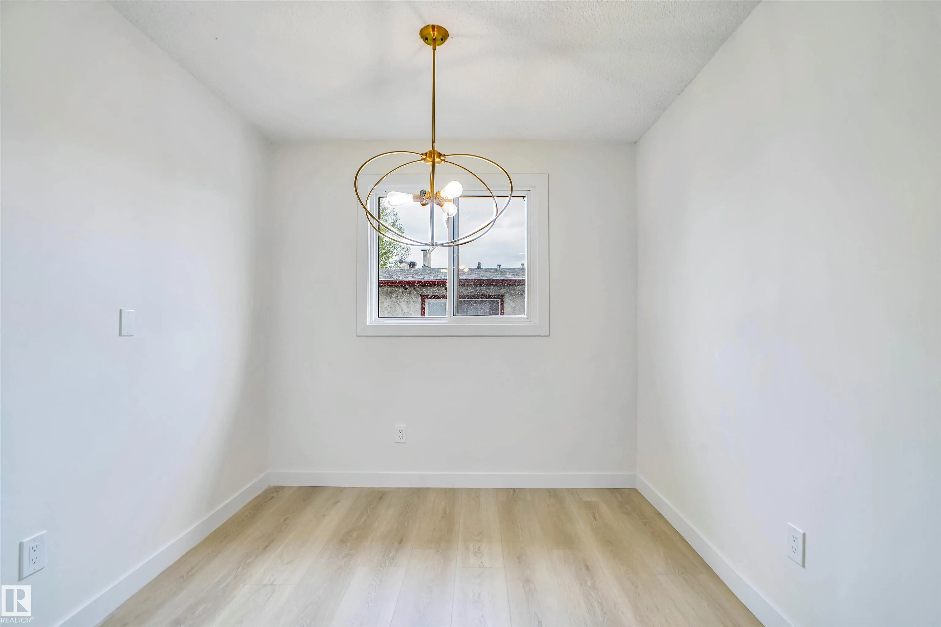 3806 85 Street