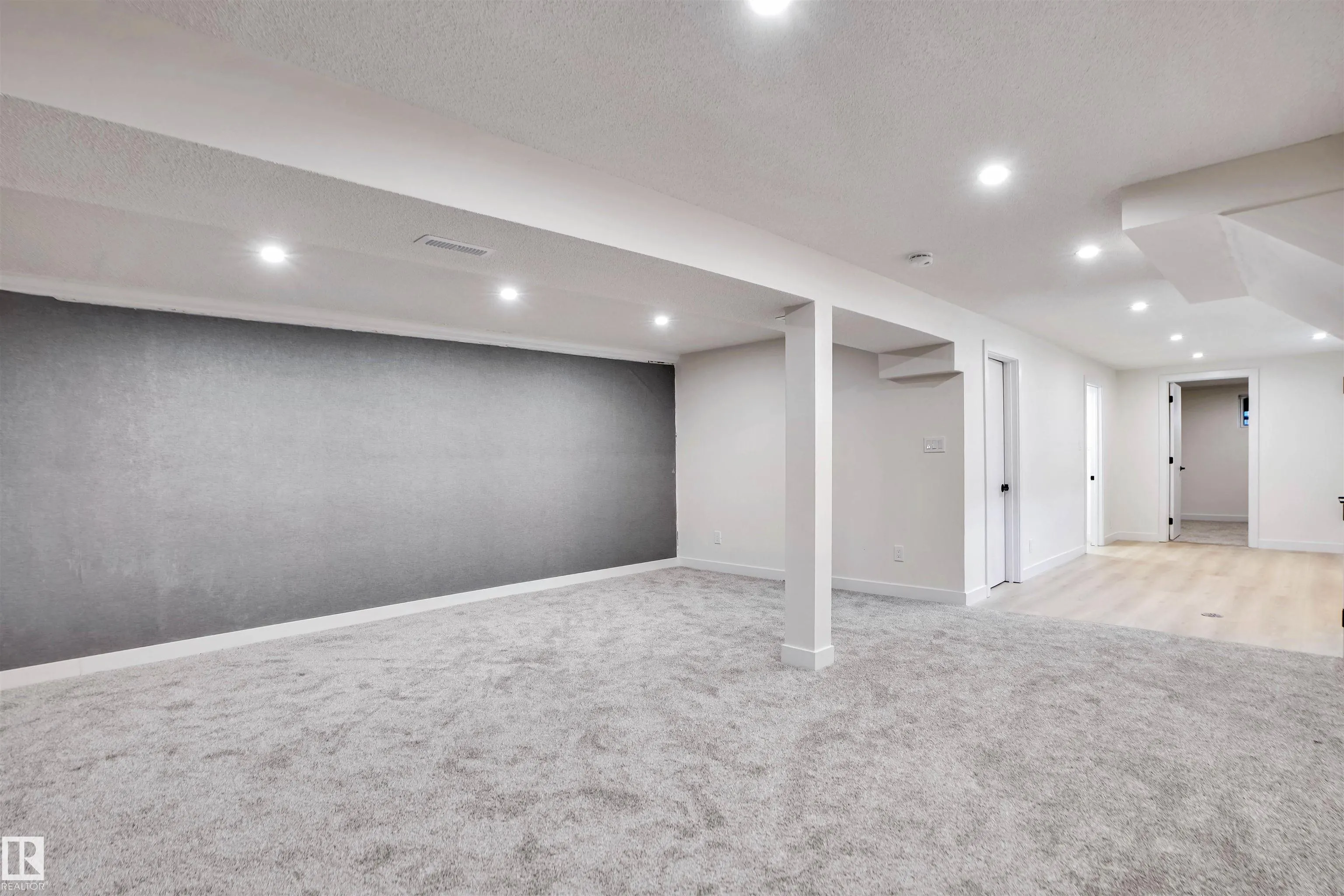 3806 85 Street