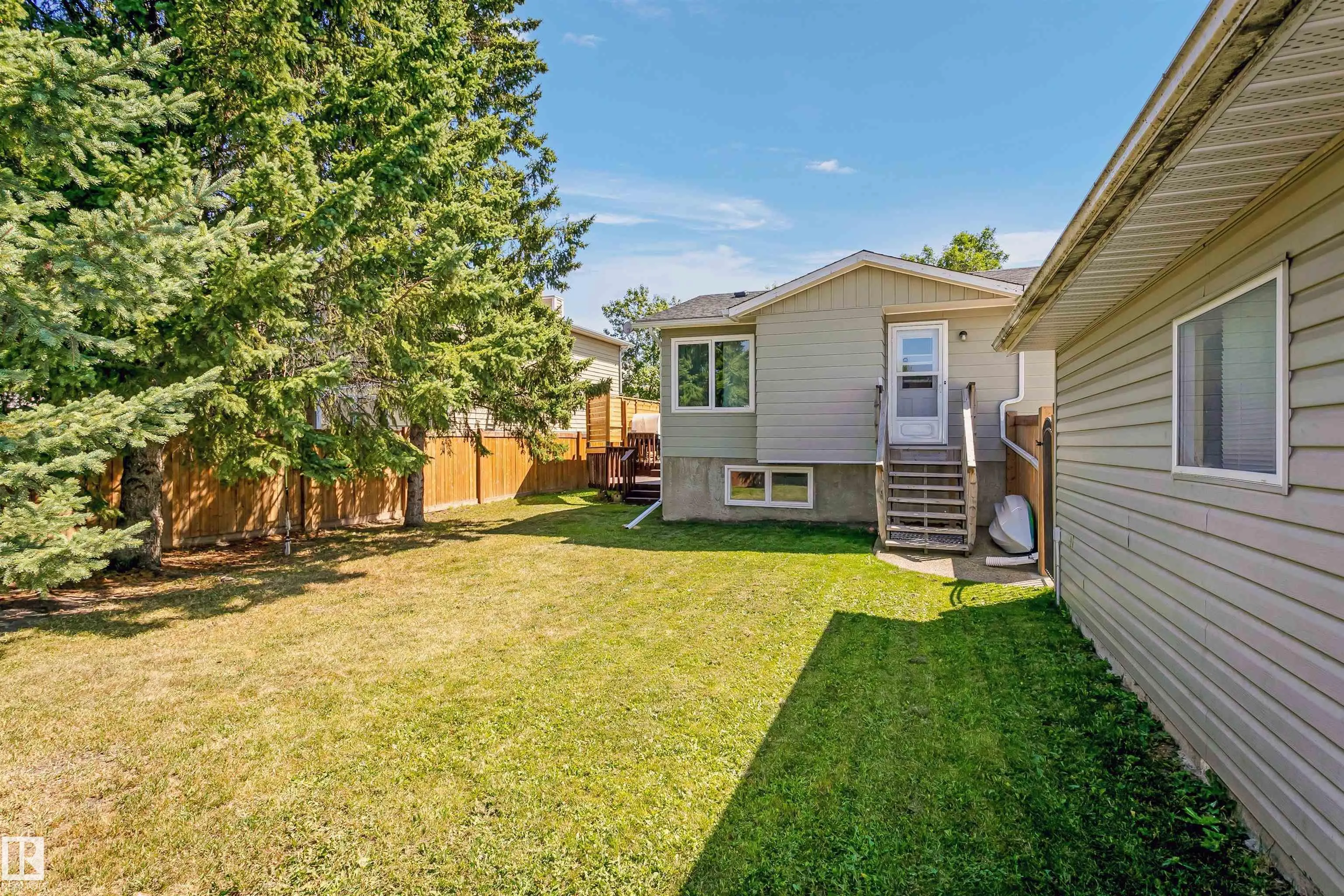20 ASH Crescent