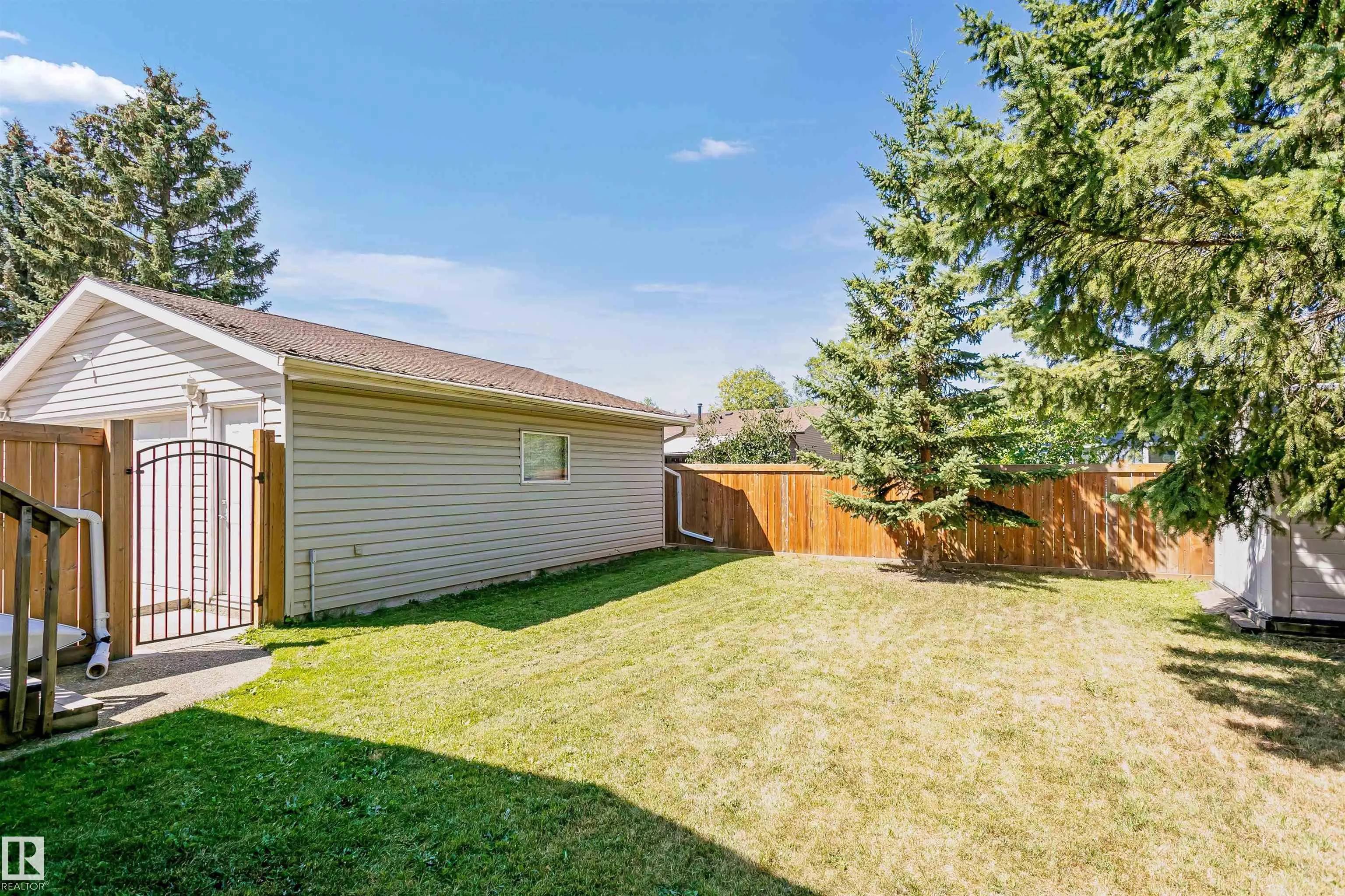 20 ASH Crescent