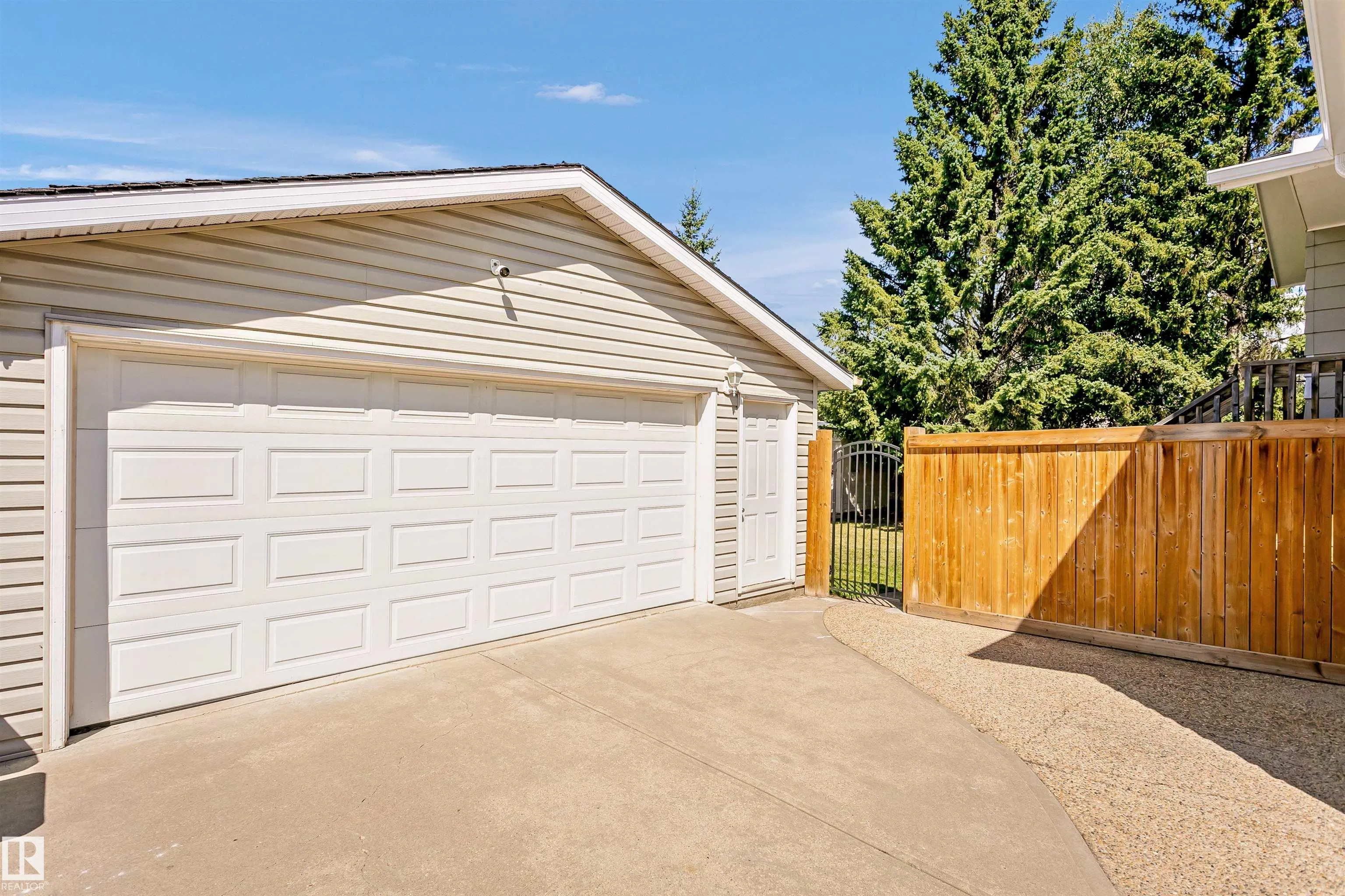 20 ASH Crescent