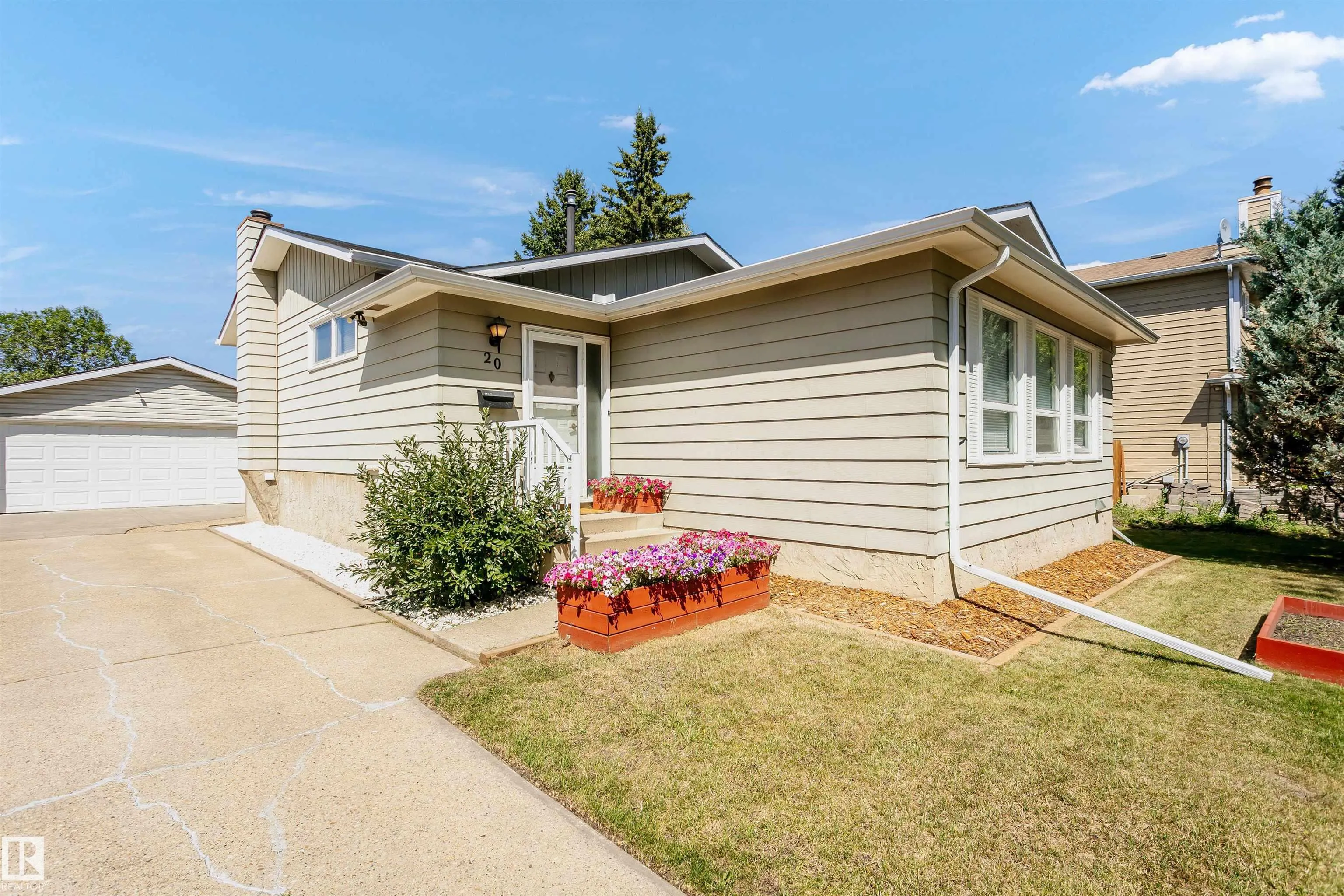 20 ASH Crescent