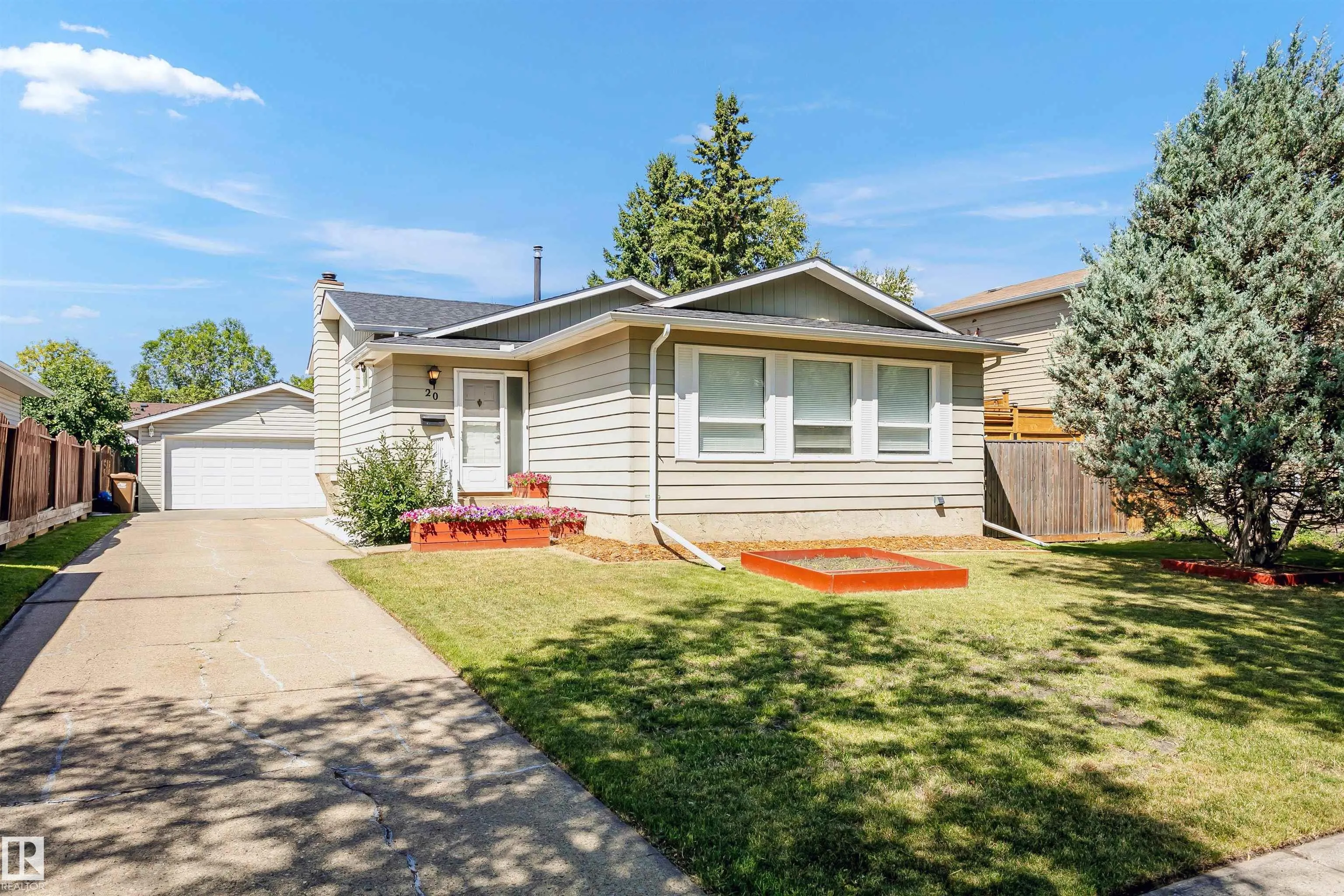 20 ASH Crescent
