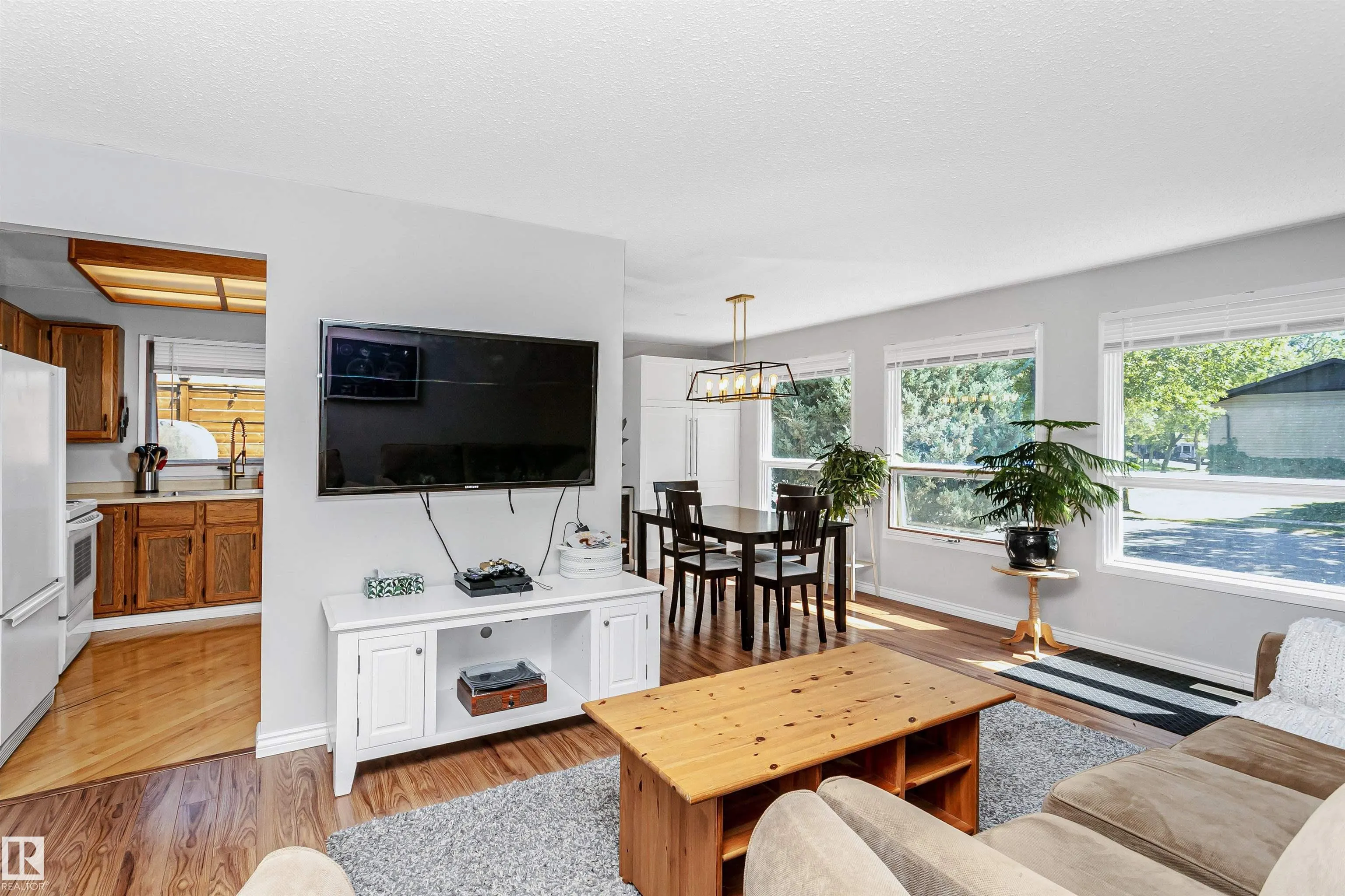 20 ASH Crescent
