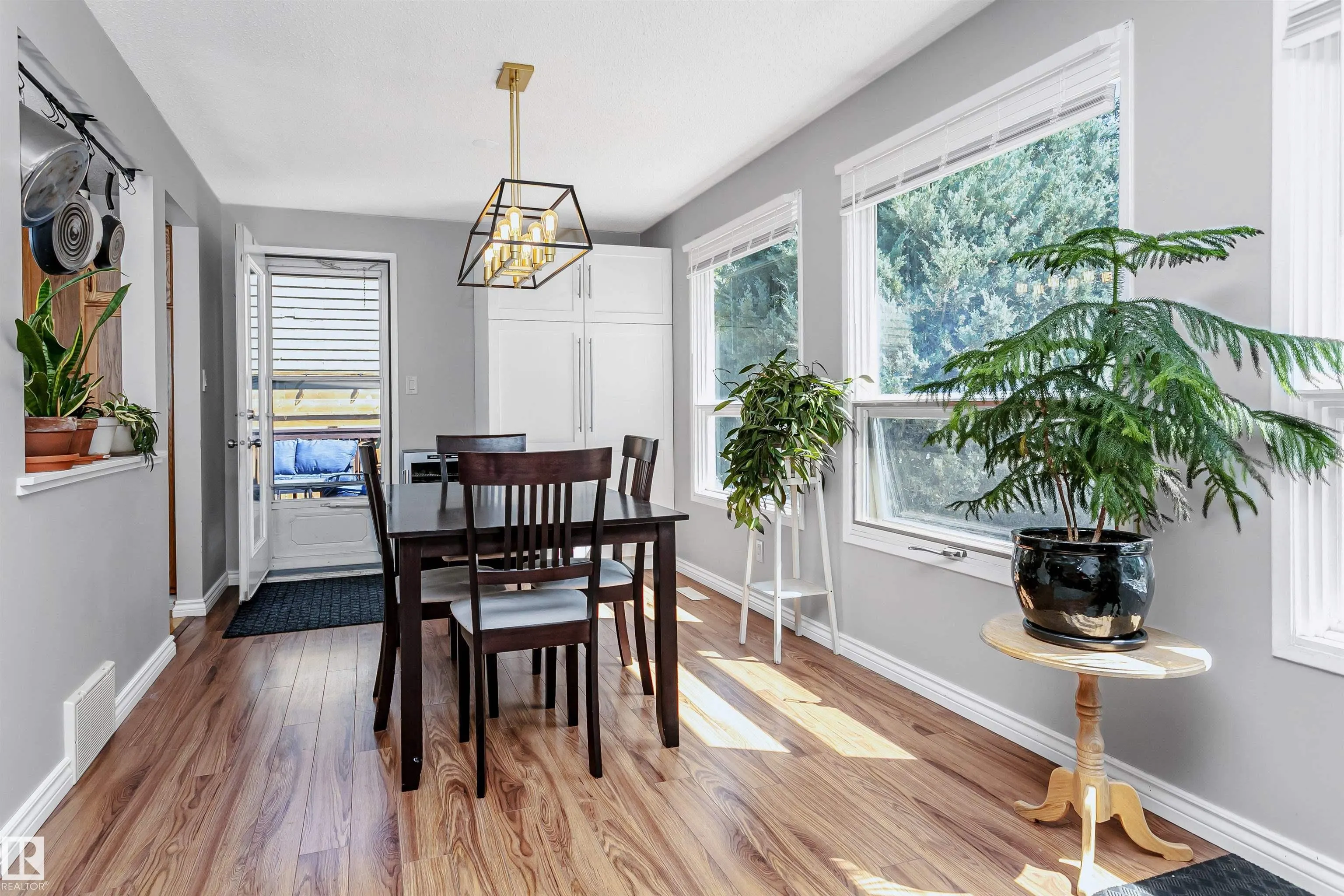 20 ASH Crescent