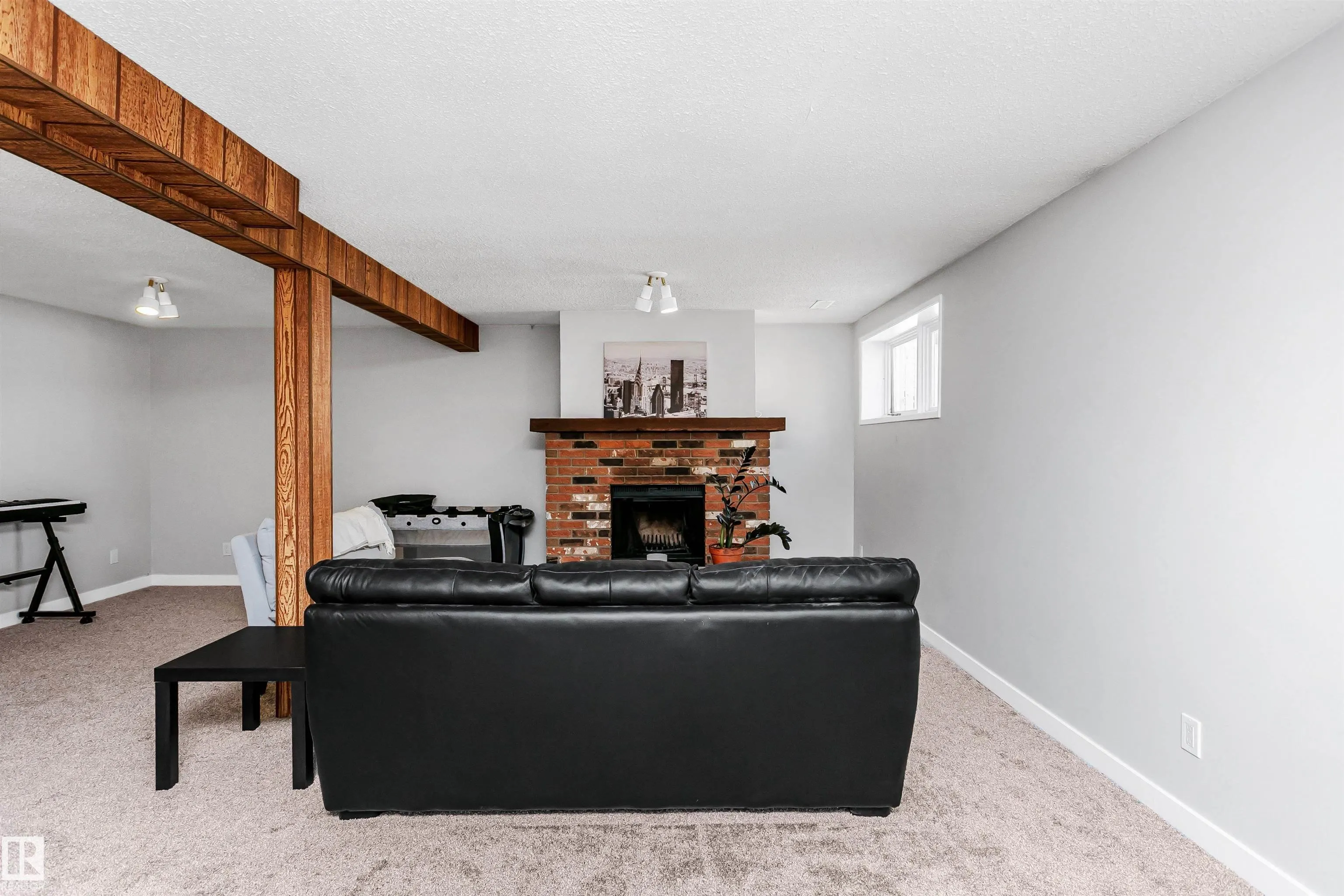 20 ASH Crescent