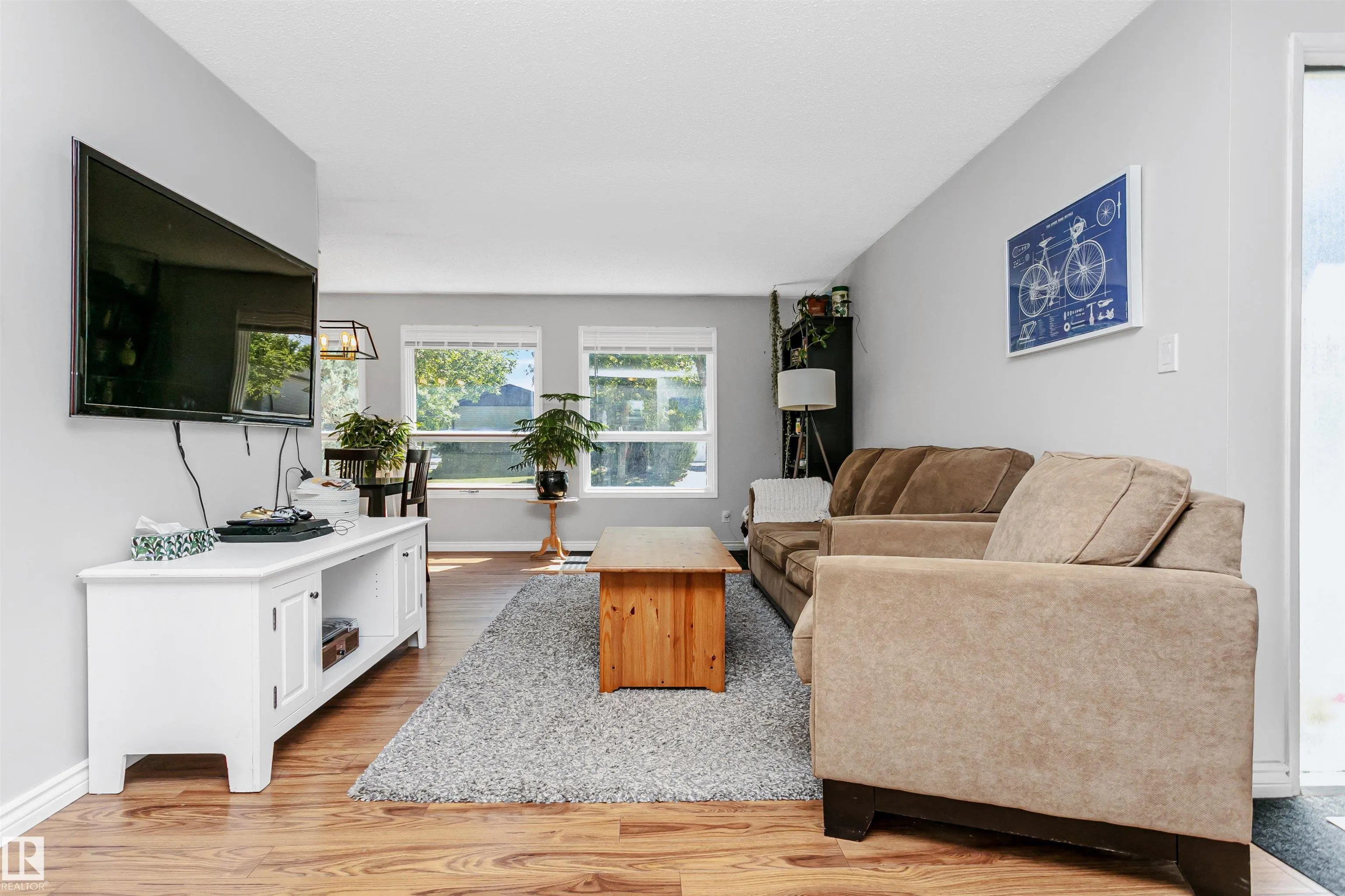 20 ASH Crescent