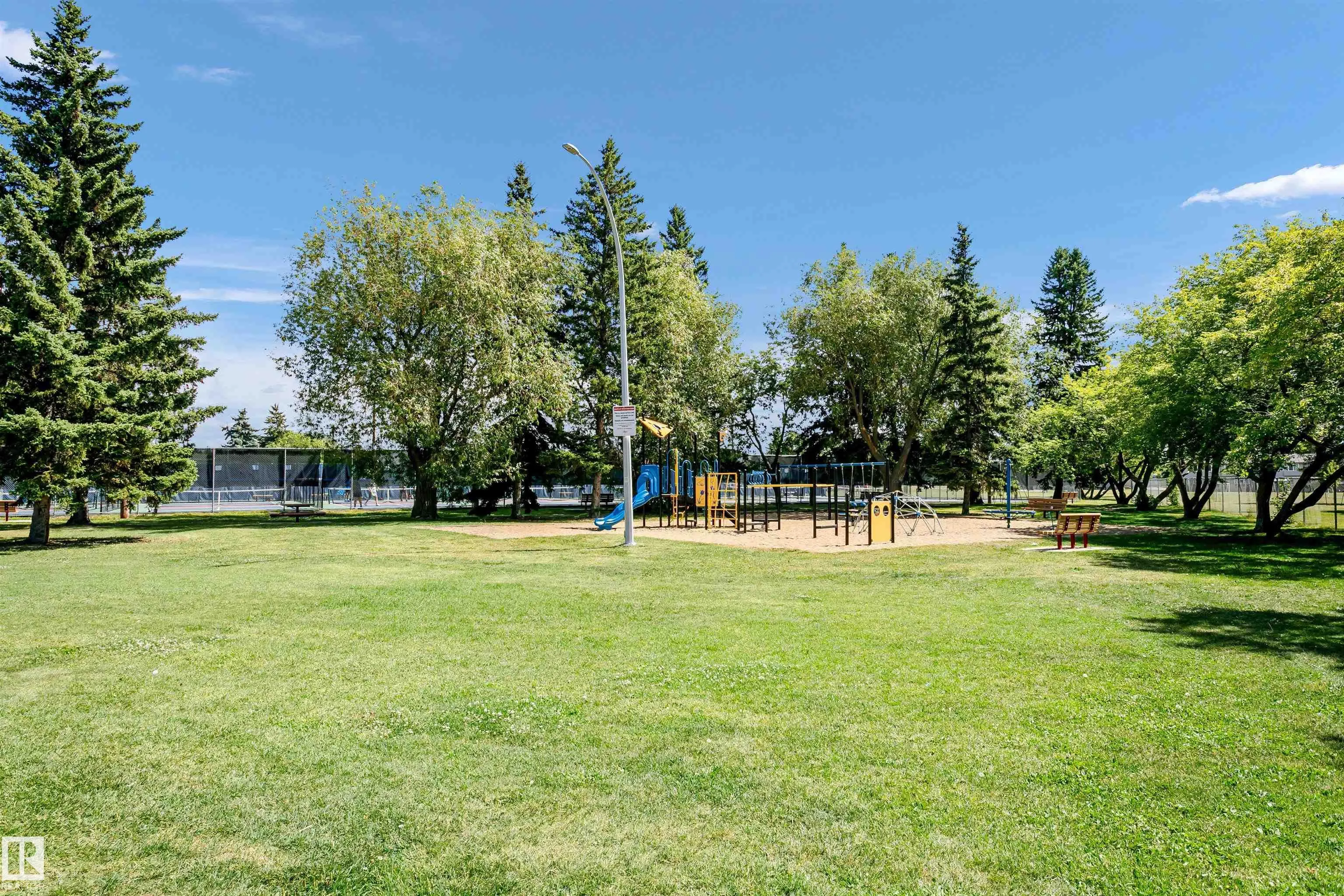 20 ASH Crescent