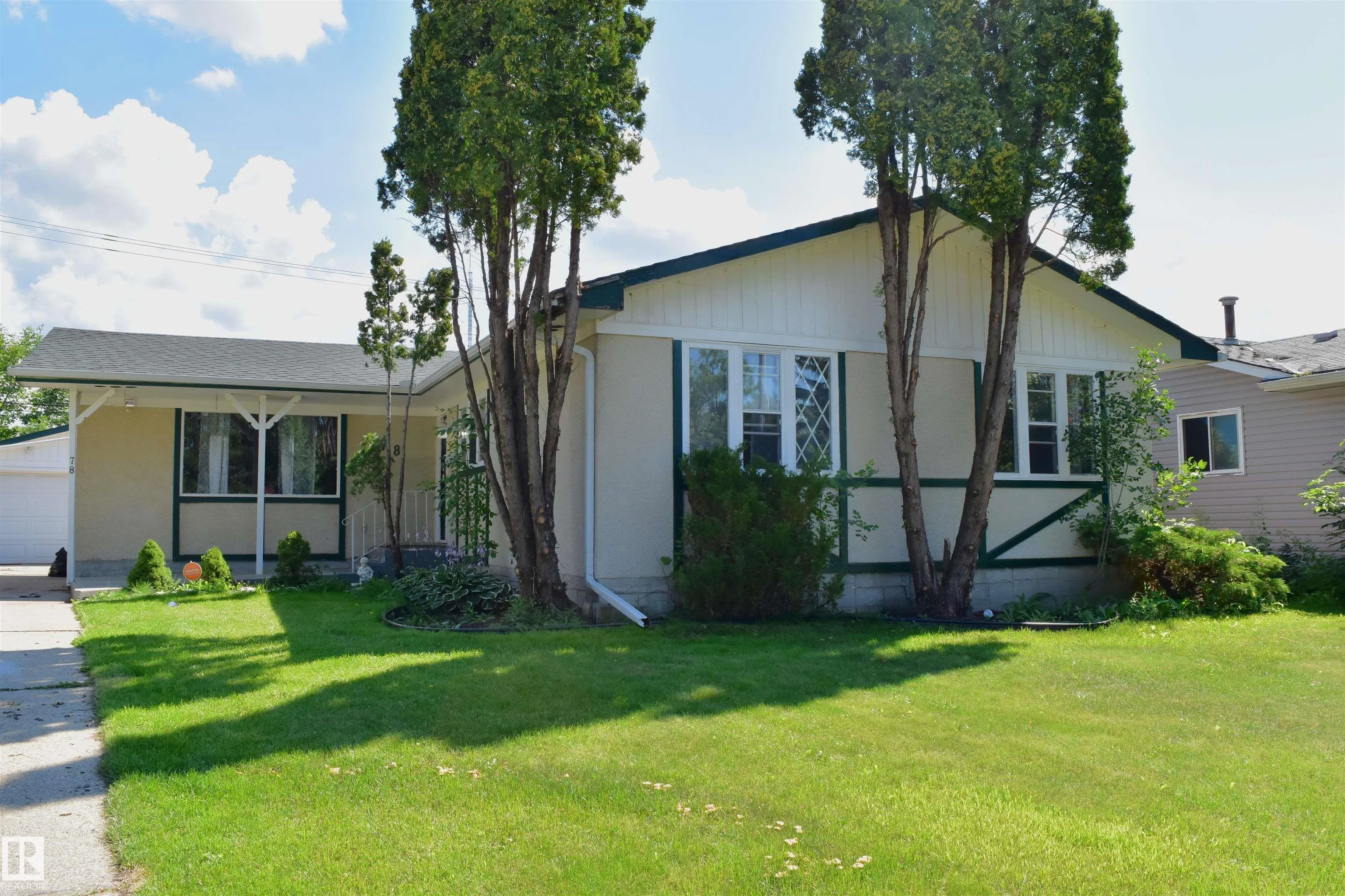 78 IVY Crescent