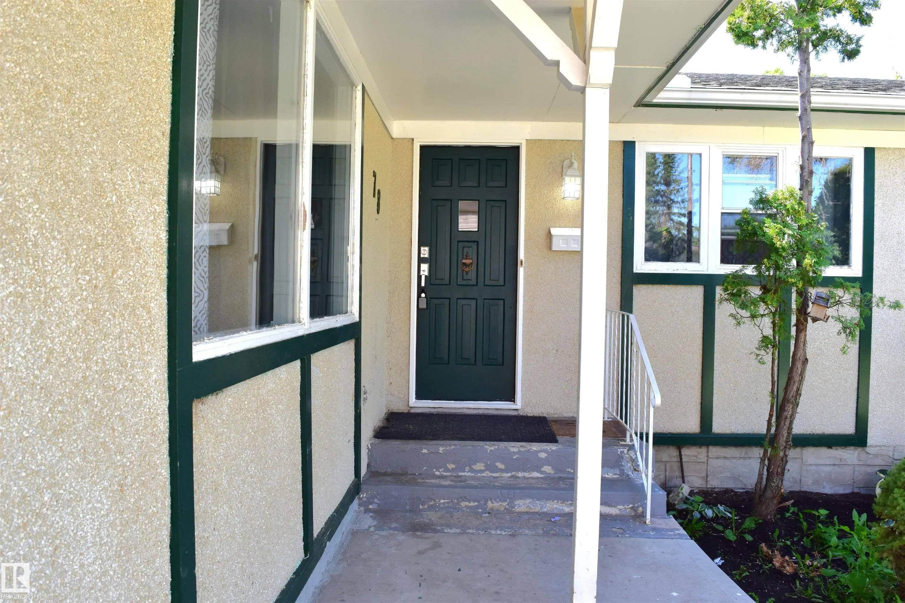 78 IVY Crescent