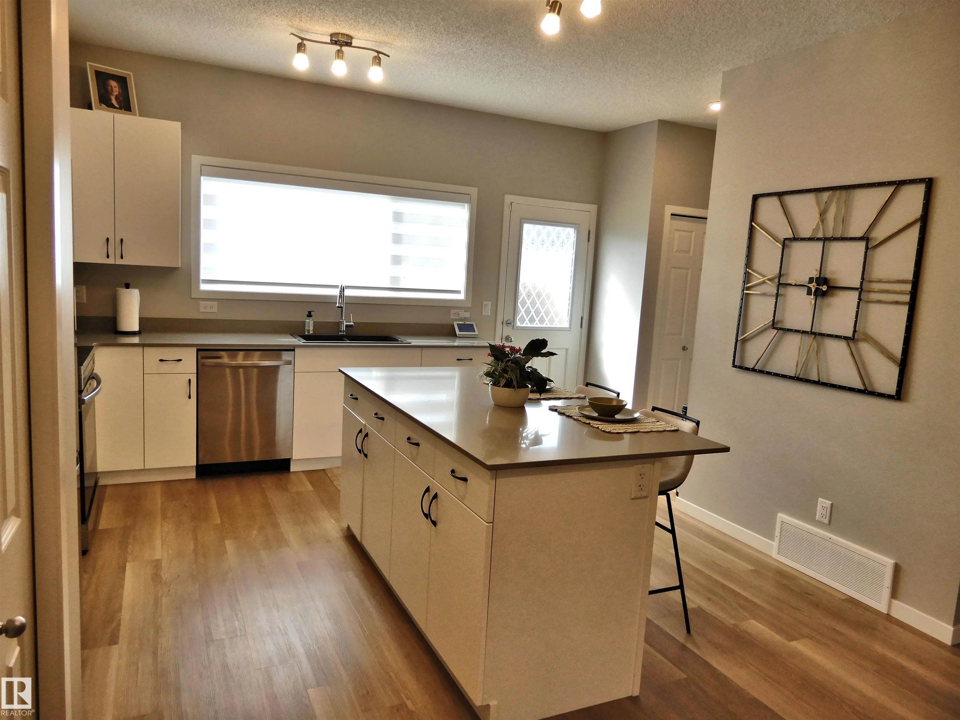 49 TILIA Place