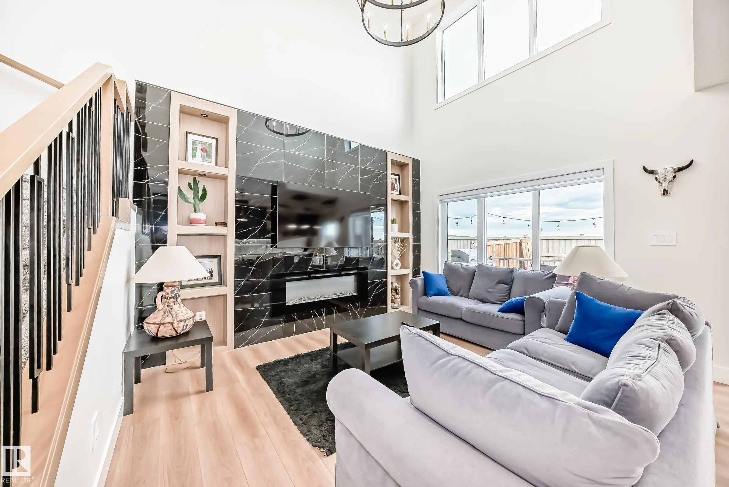 14 EDGEFIELD Way