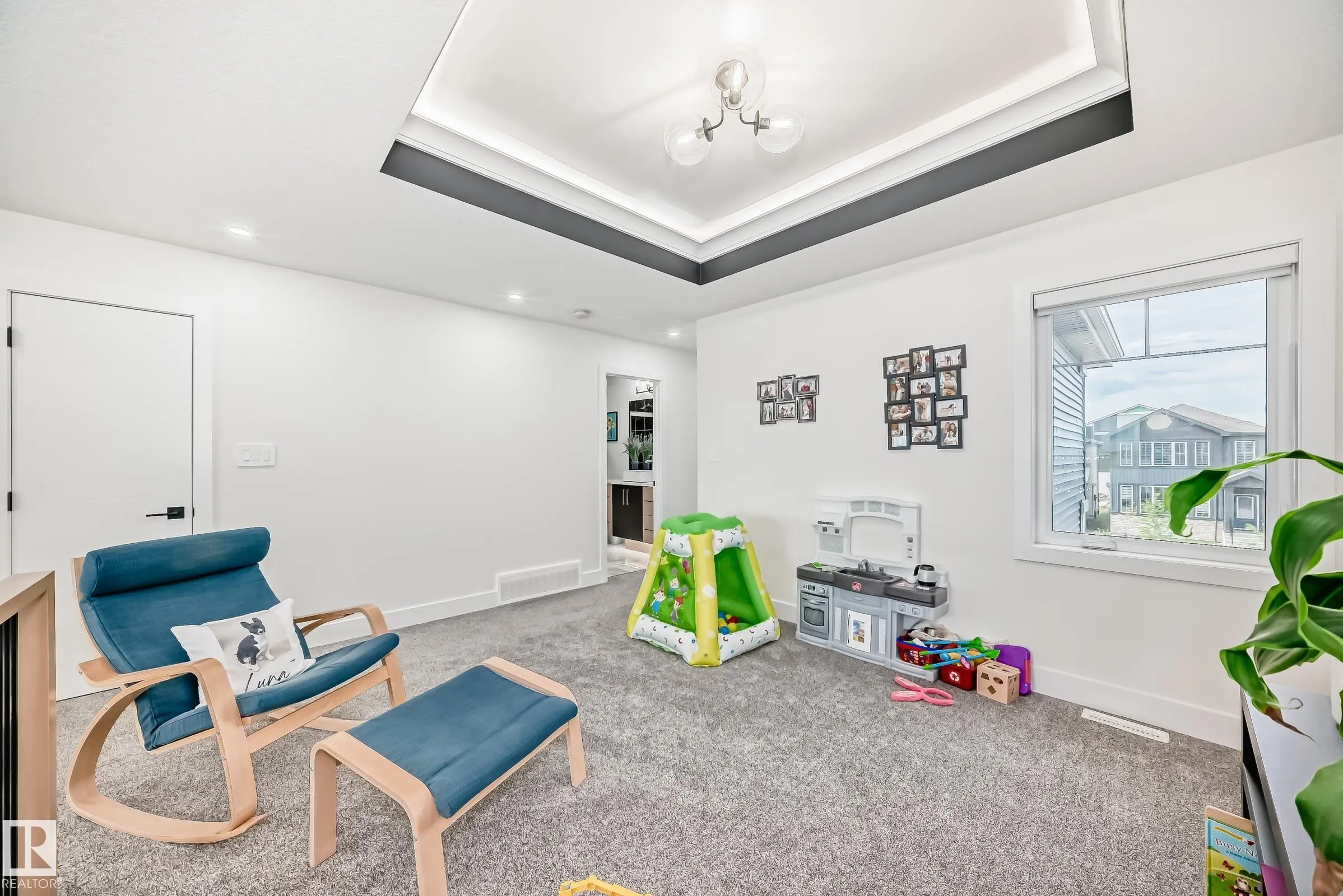 14 EDGEFIELD Way