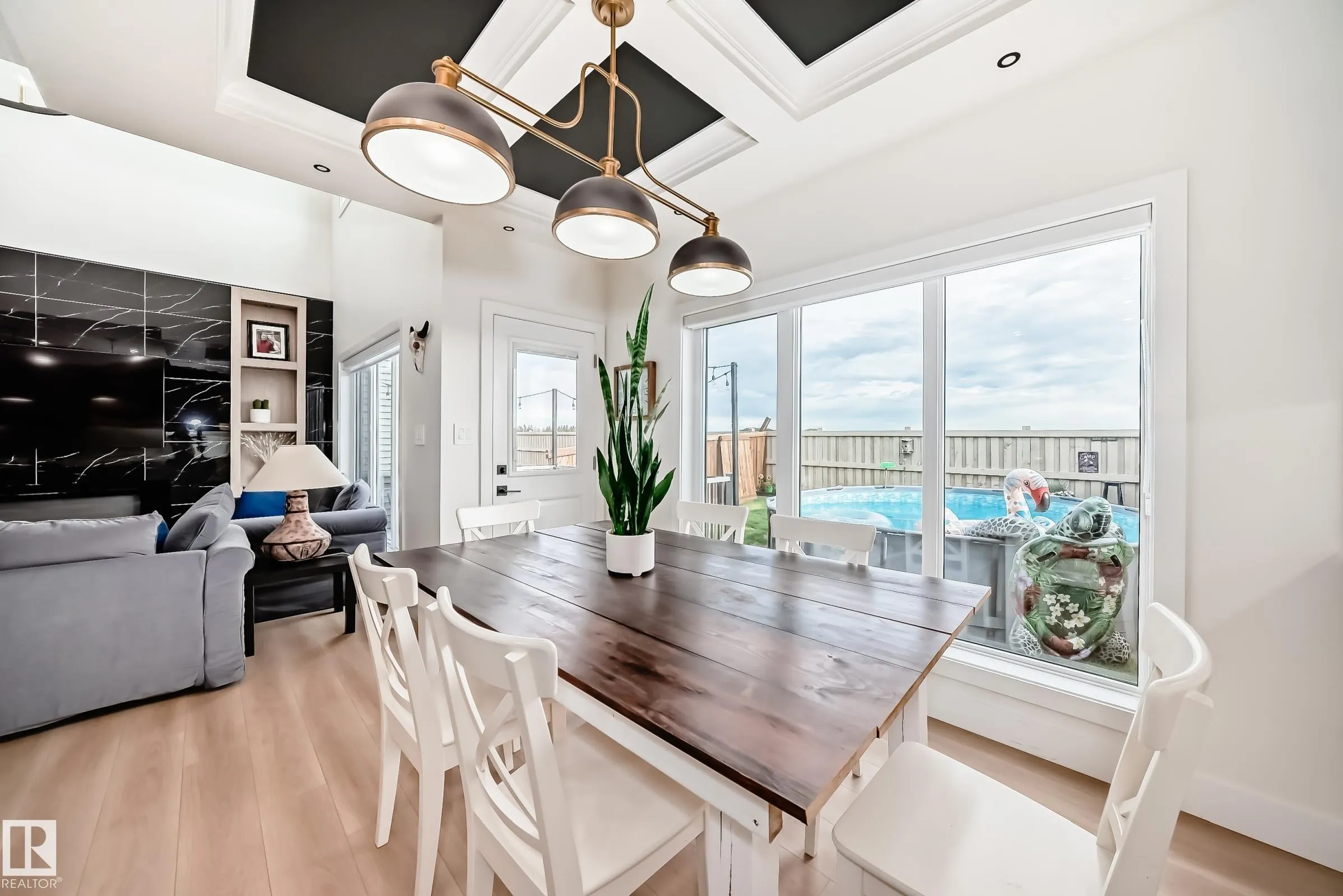 14 EDGEFIELD Way