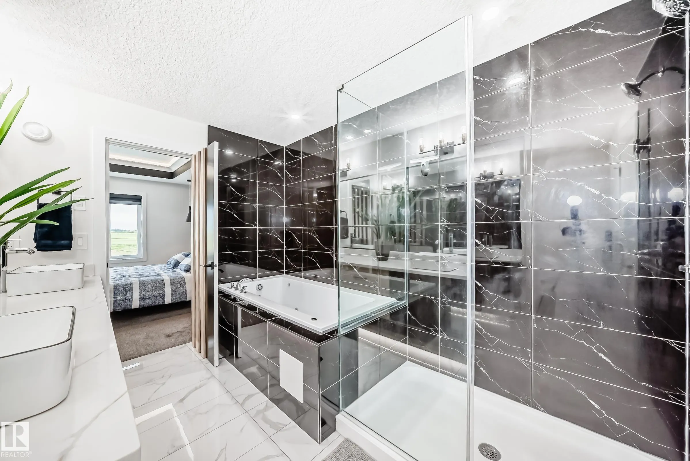 14 EDGEFIELD Way