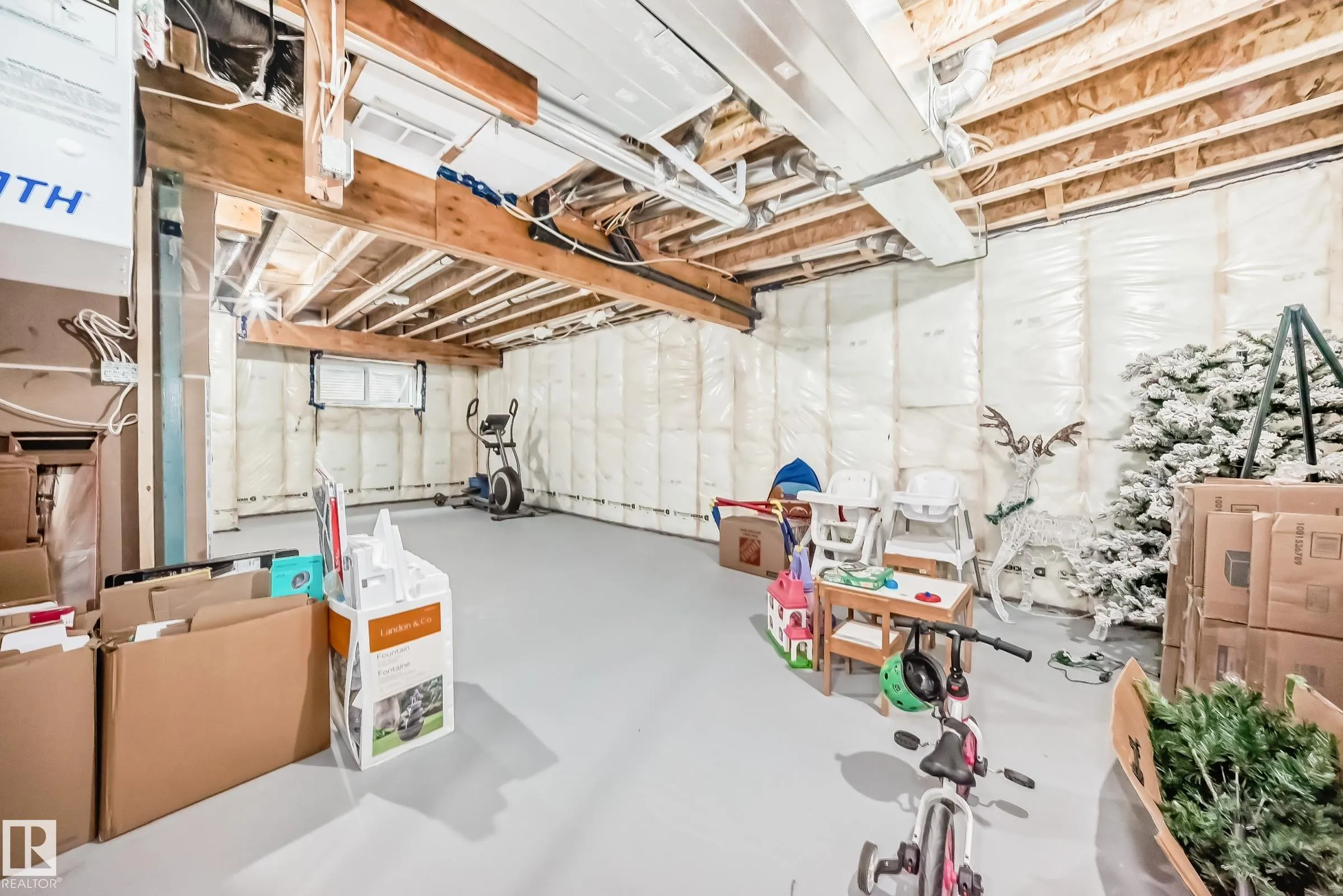 14 EDGEFIELD Way