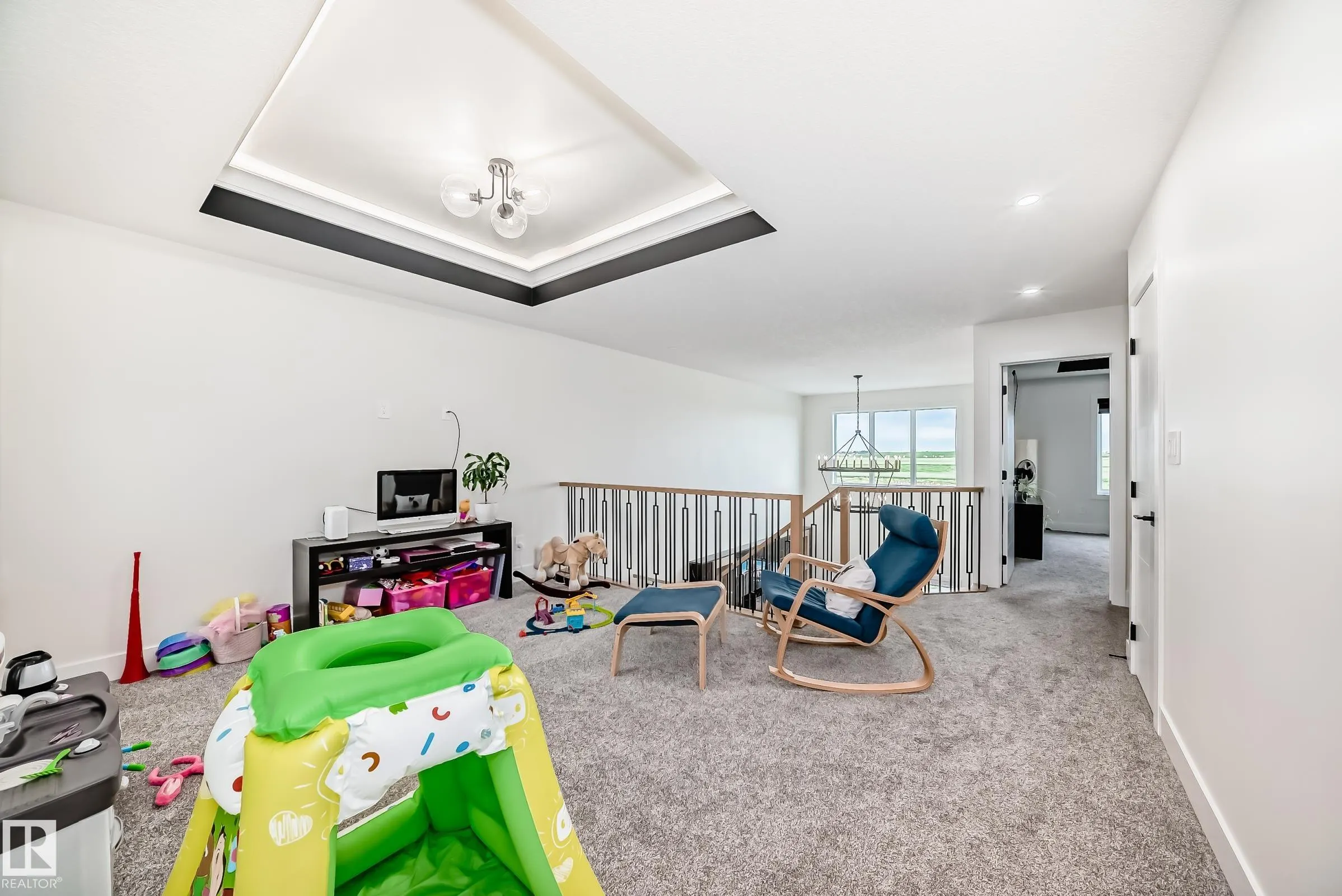 14 EDGEFIELD Way