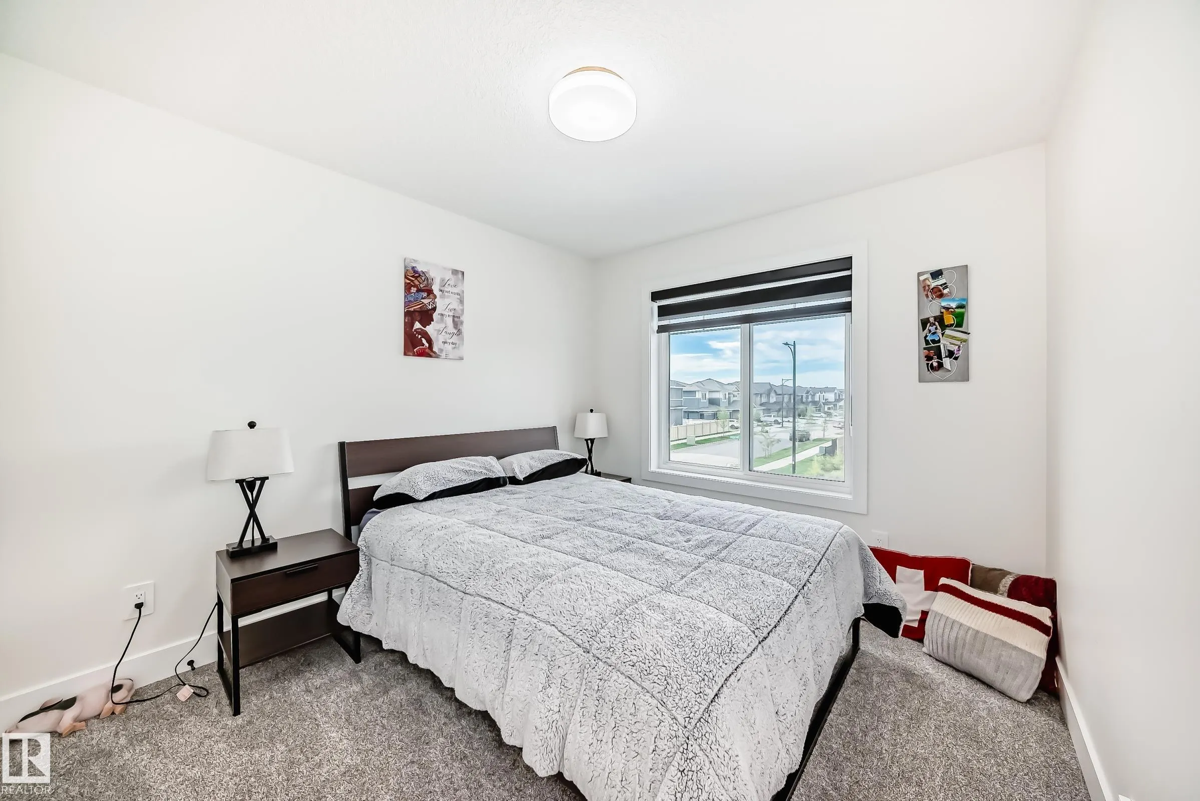 14 EDGEFIELD Way