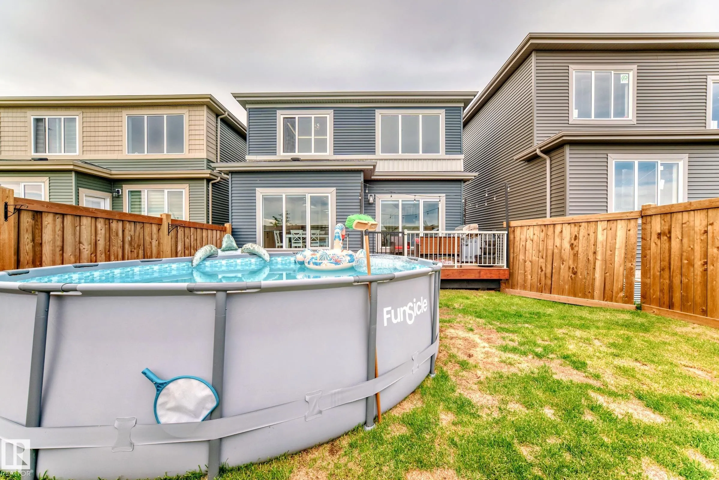 14 EDGEFIELD Way
