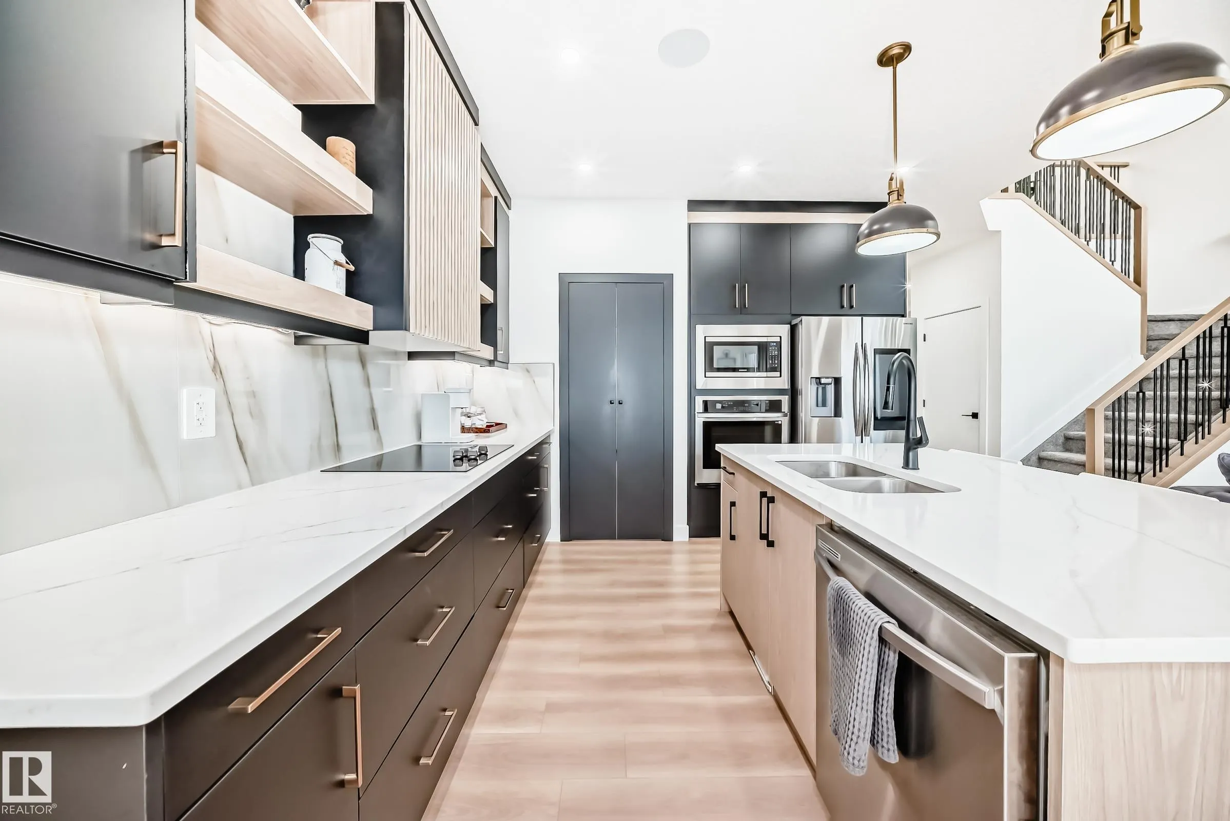 14 EDGEFIELD Way