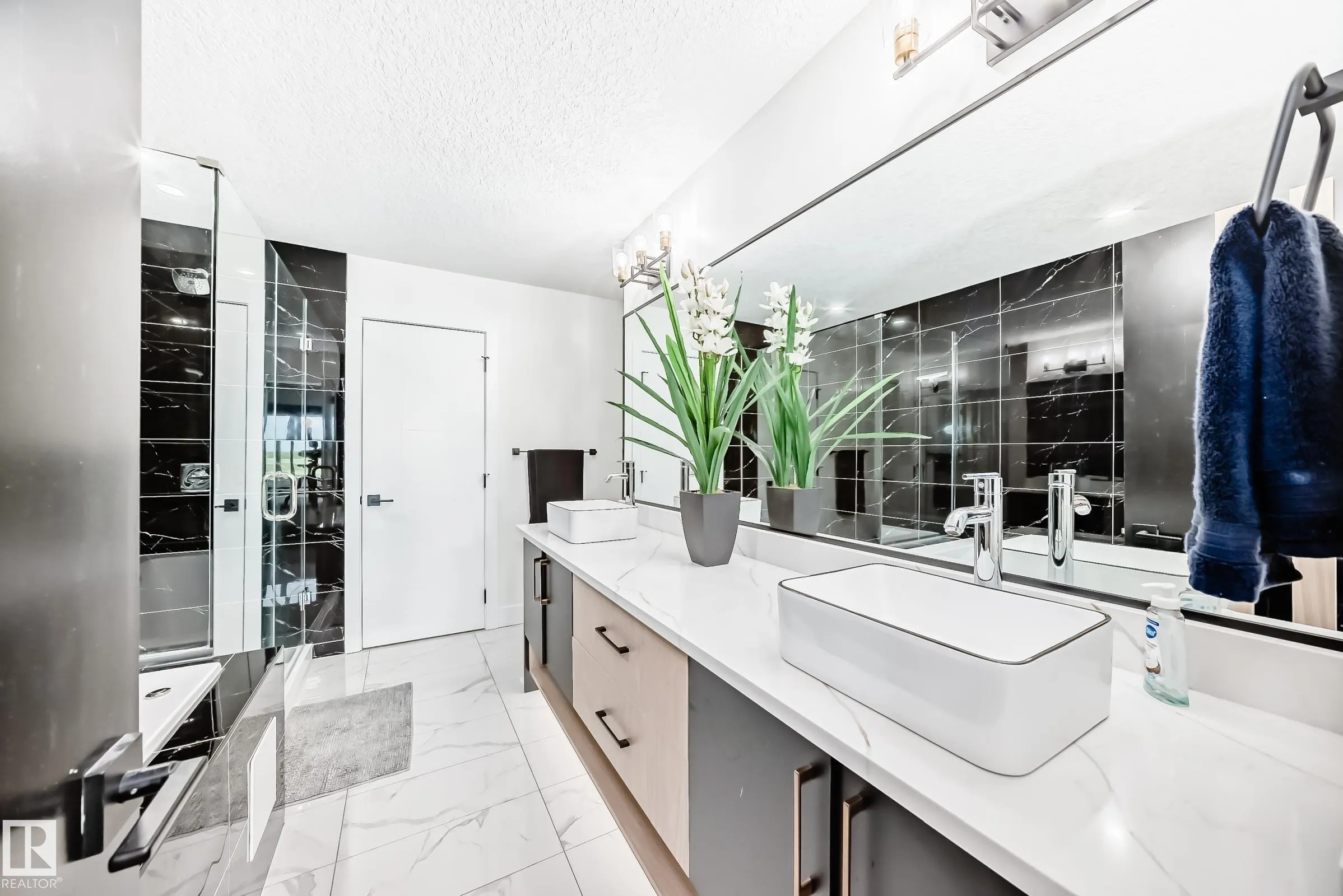 14 EDGEFIELD Way