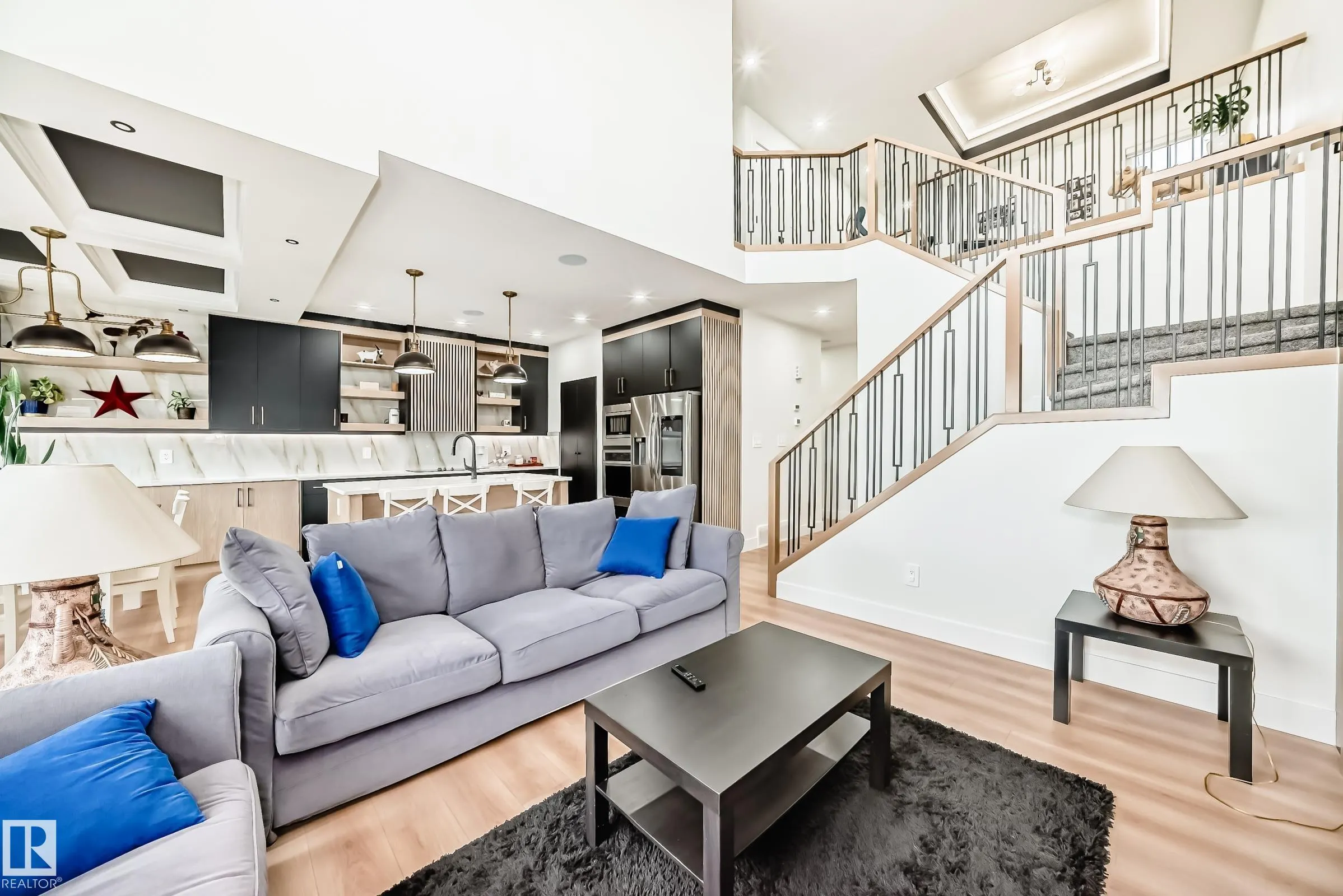 14 EDGEFIELD Way