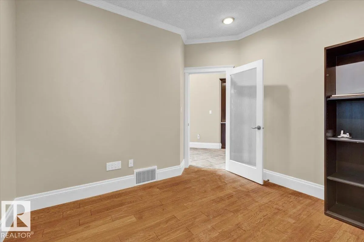 27 KINGDOM Place
