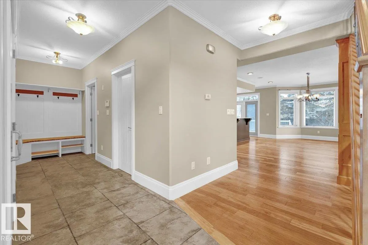 27 KINGDOM Place