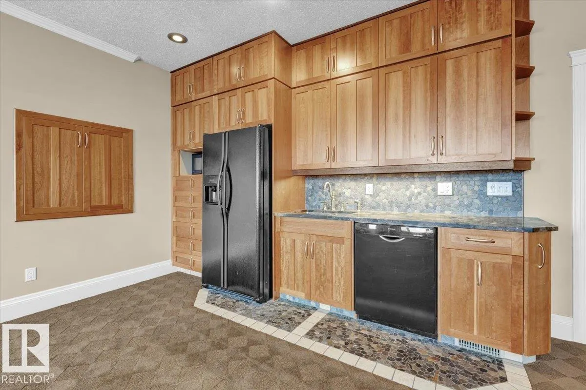 27 KINGDOM Place
