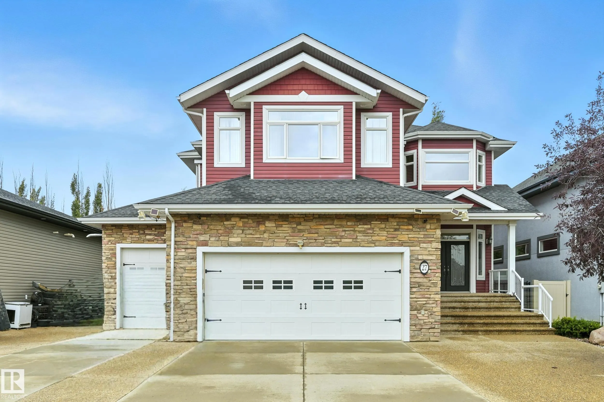 27 KINGDOM Place