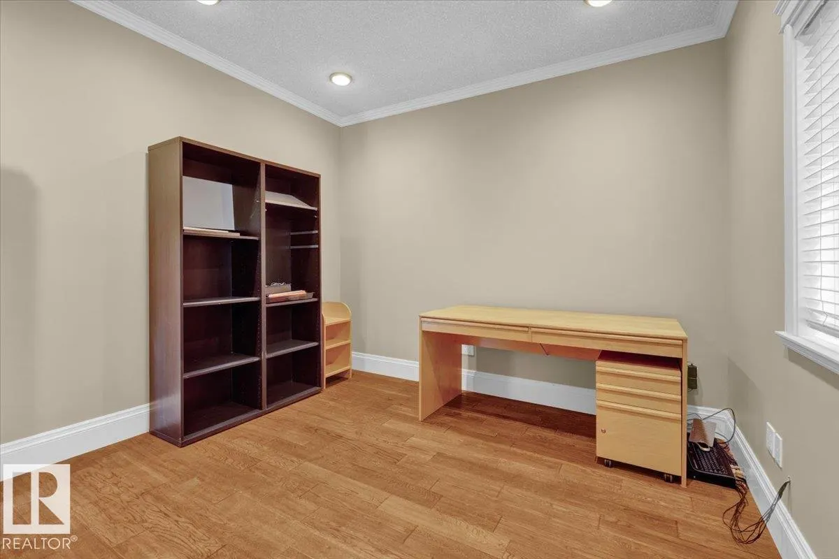 27 KINGDOM Place