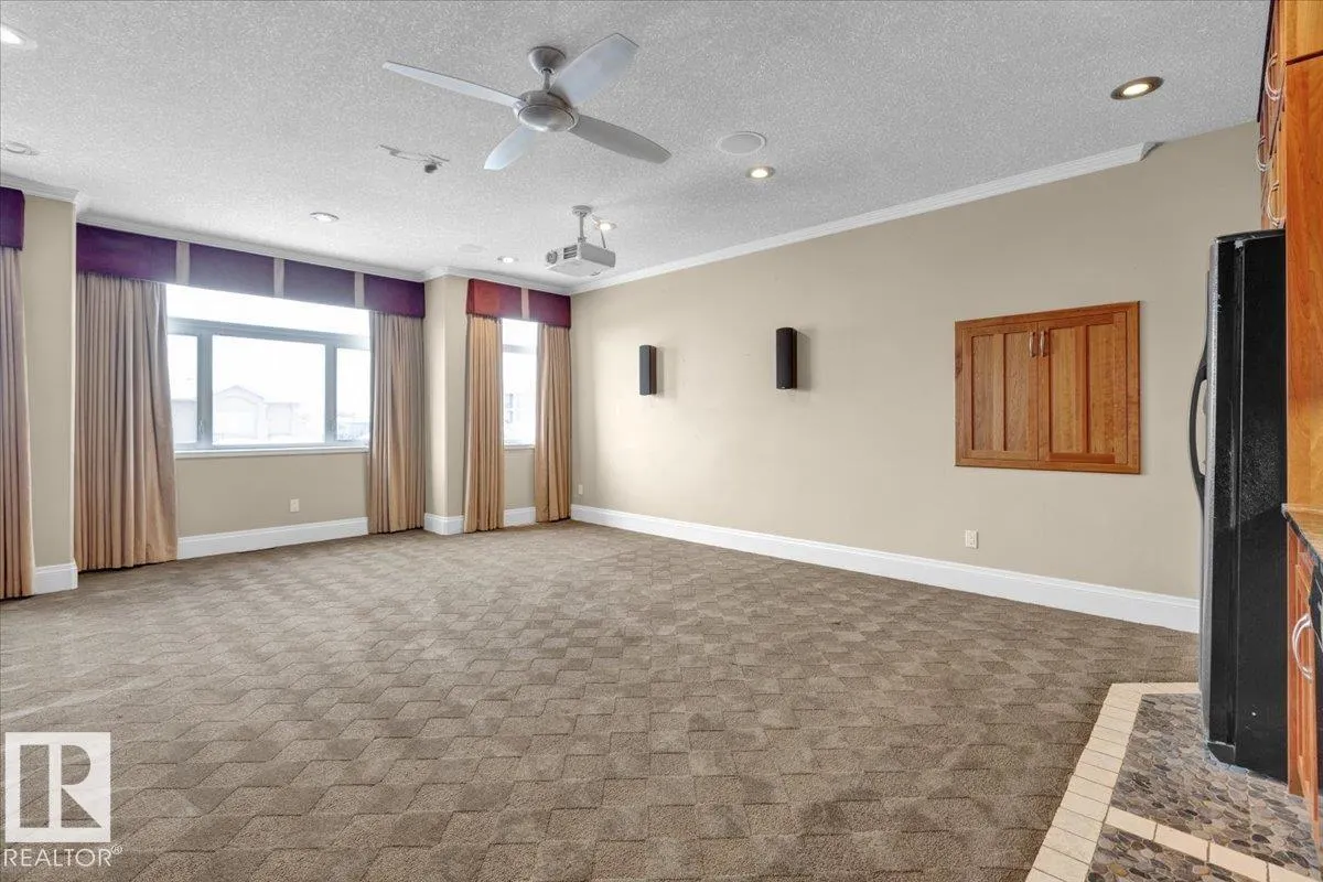 27 KINGDOM Place