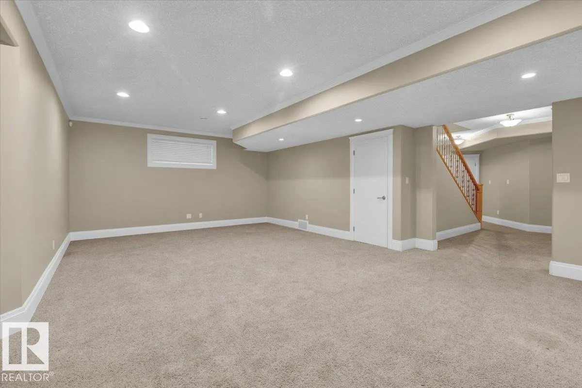 27 KINGDOM Place