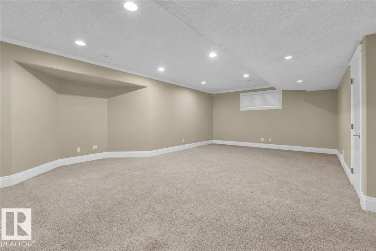 27 KINGDOM Place