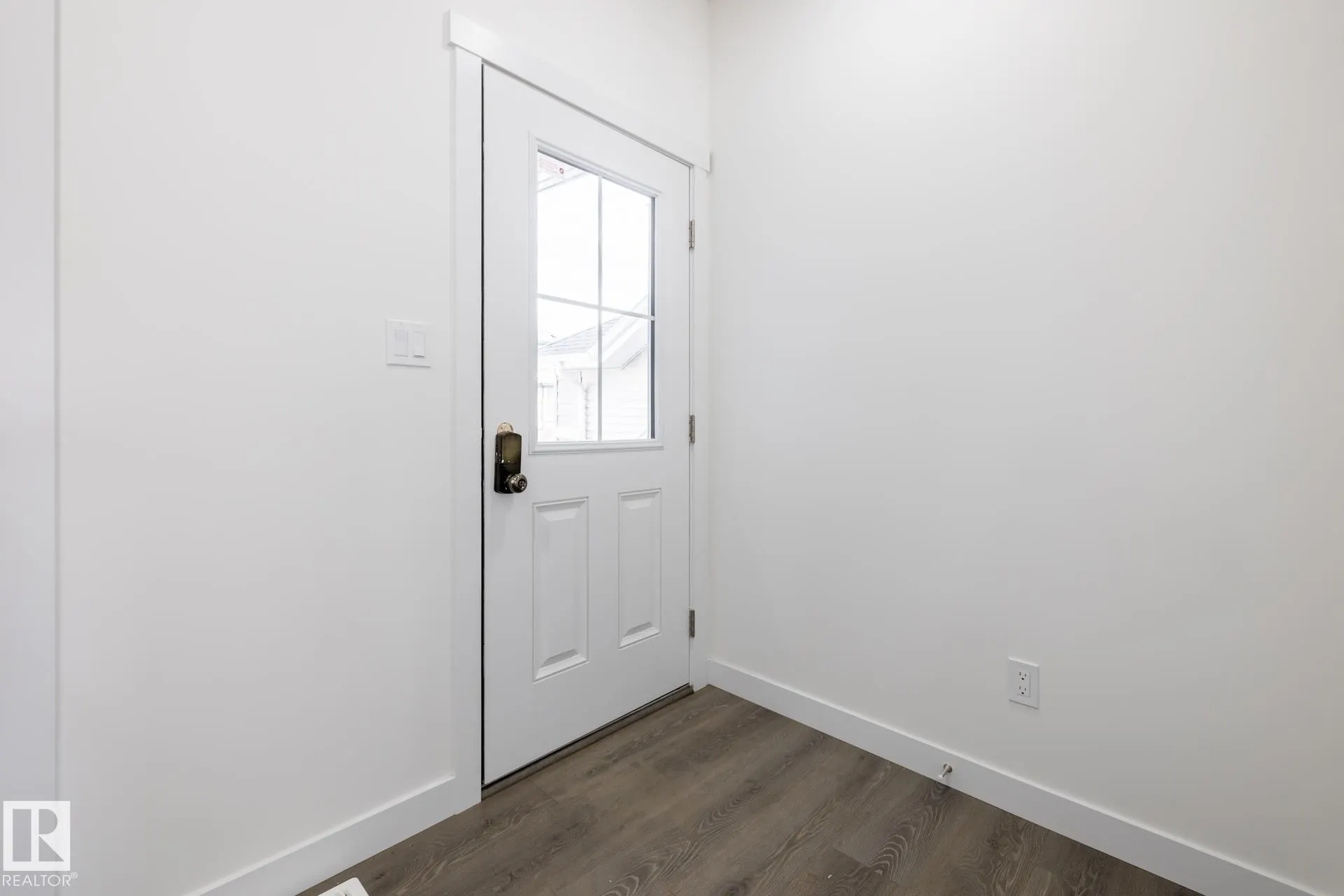 25 Renwyck Place