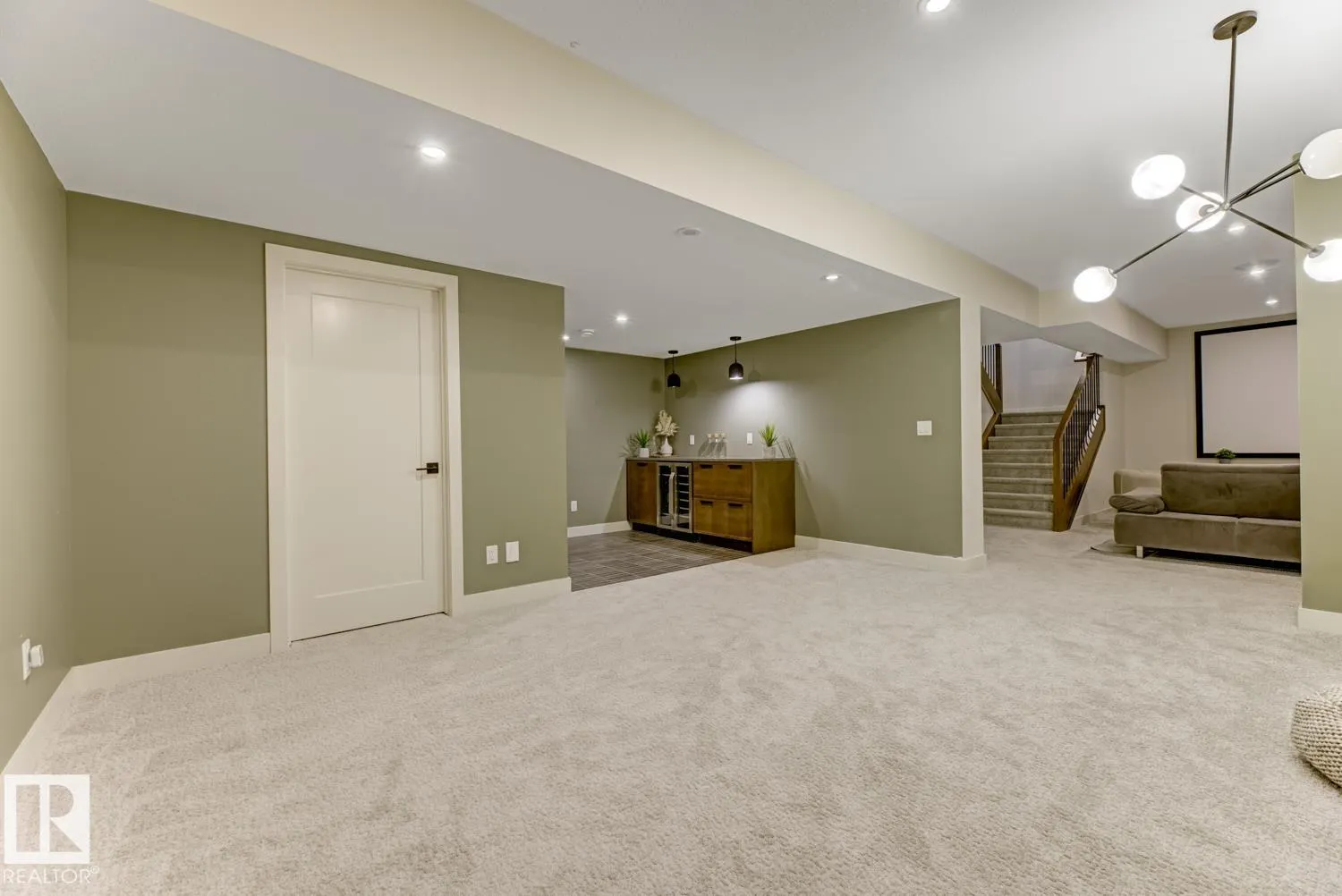 6038 CRAWFORD Drive