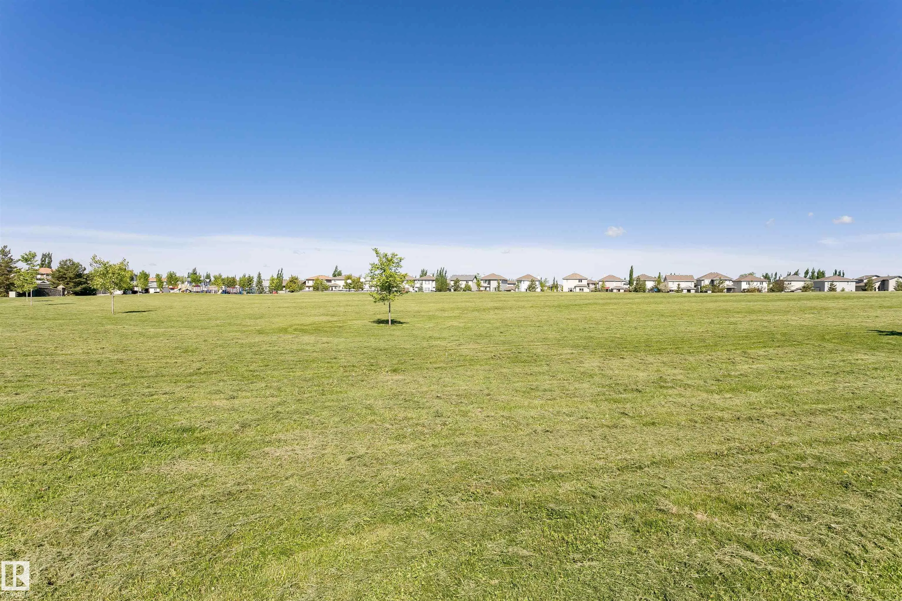 16 Willow Park Estates