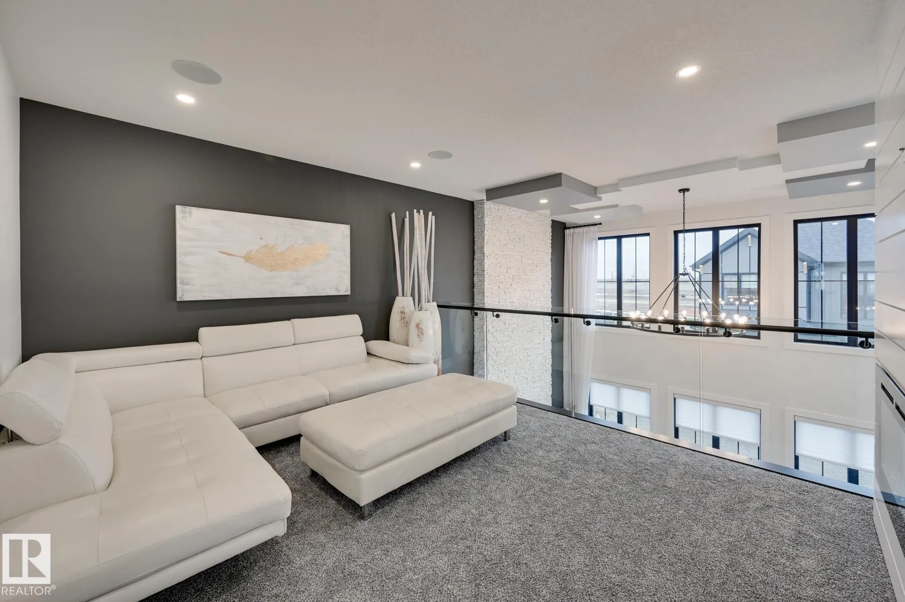 32 CANNES Cove