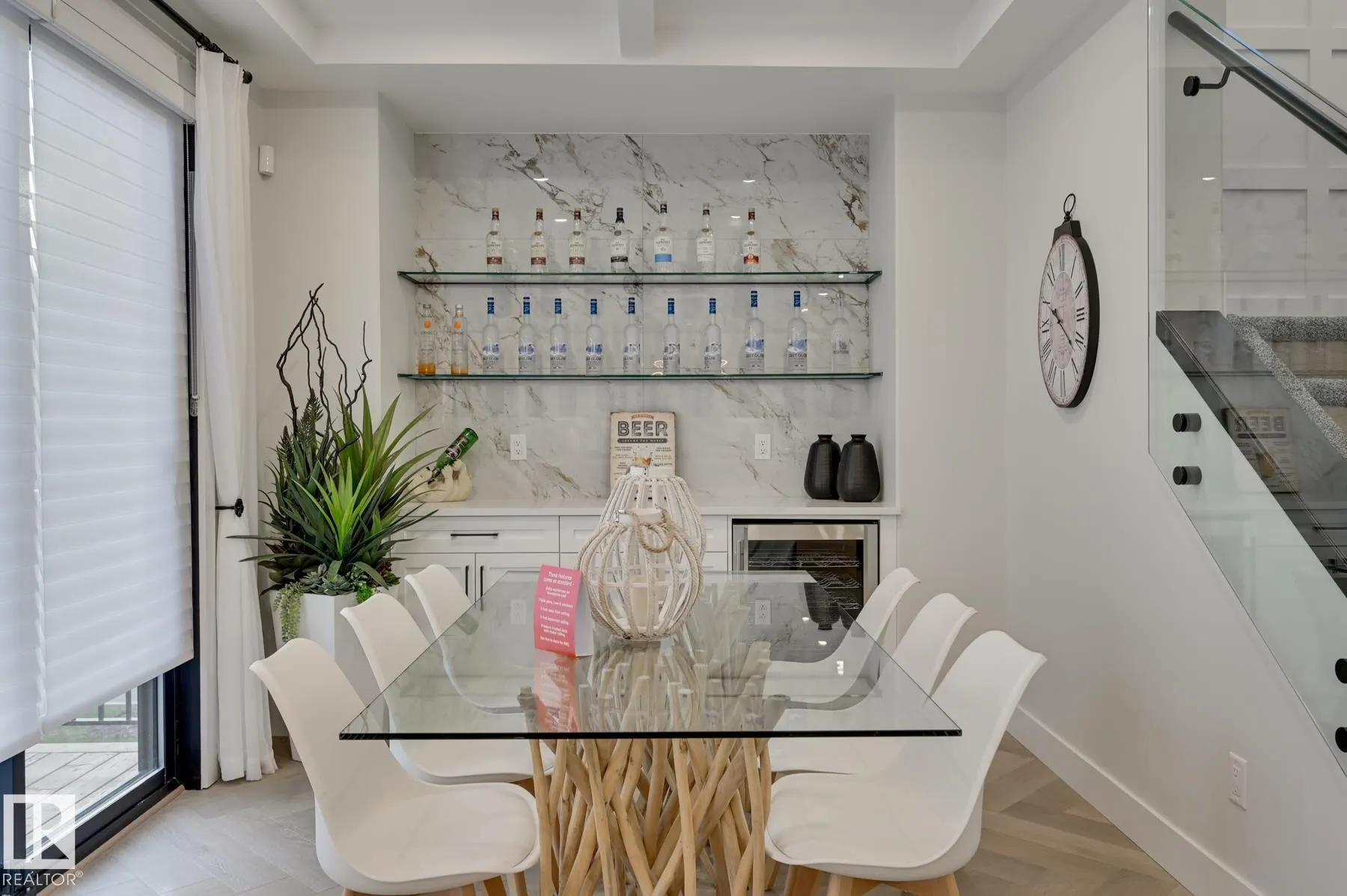 32 CANNES Cove