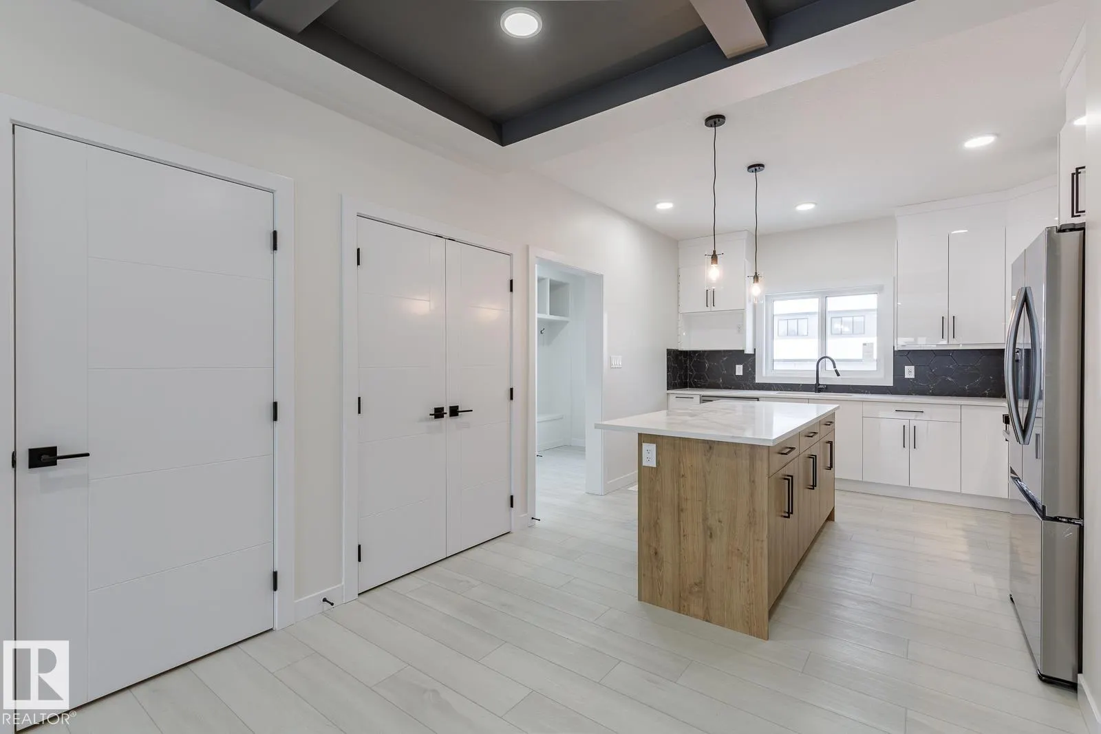2109 Crossbill Lane