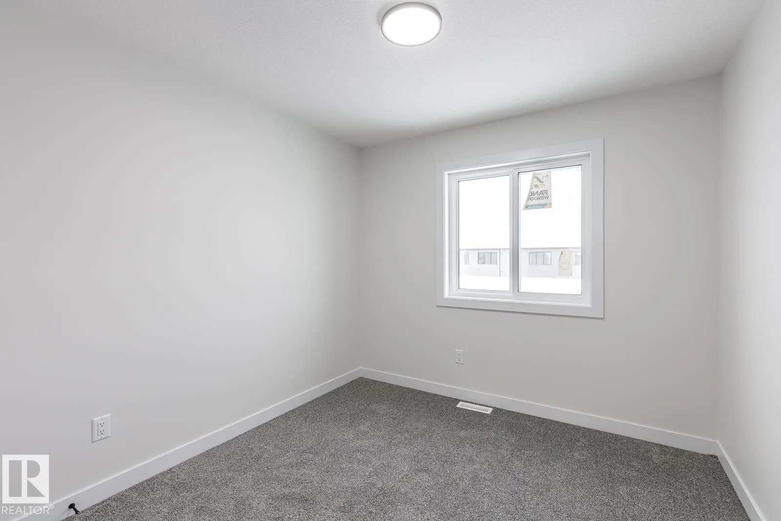 2109 Crossbill Lane