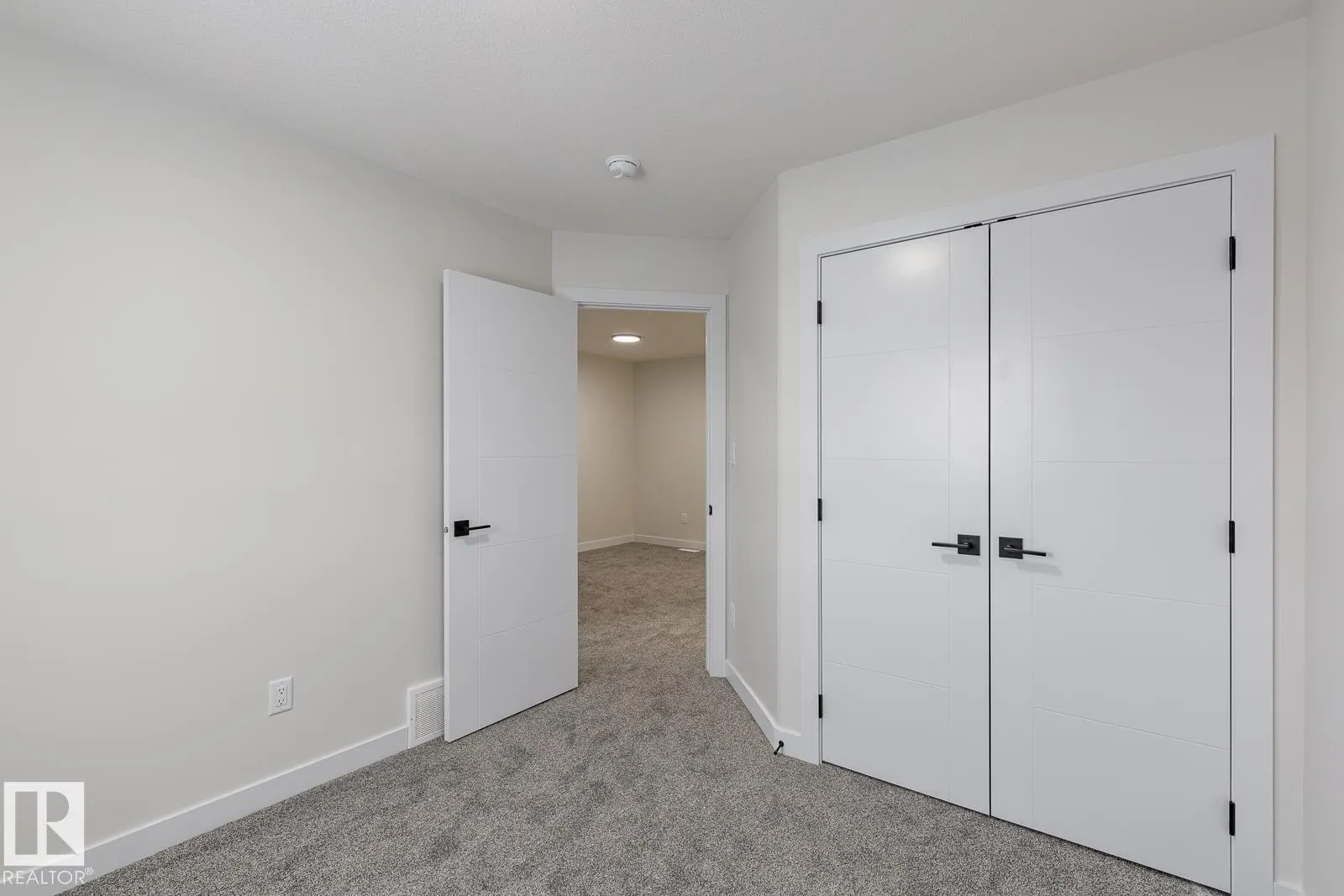 2109 Crossbill Lane