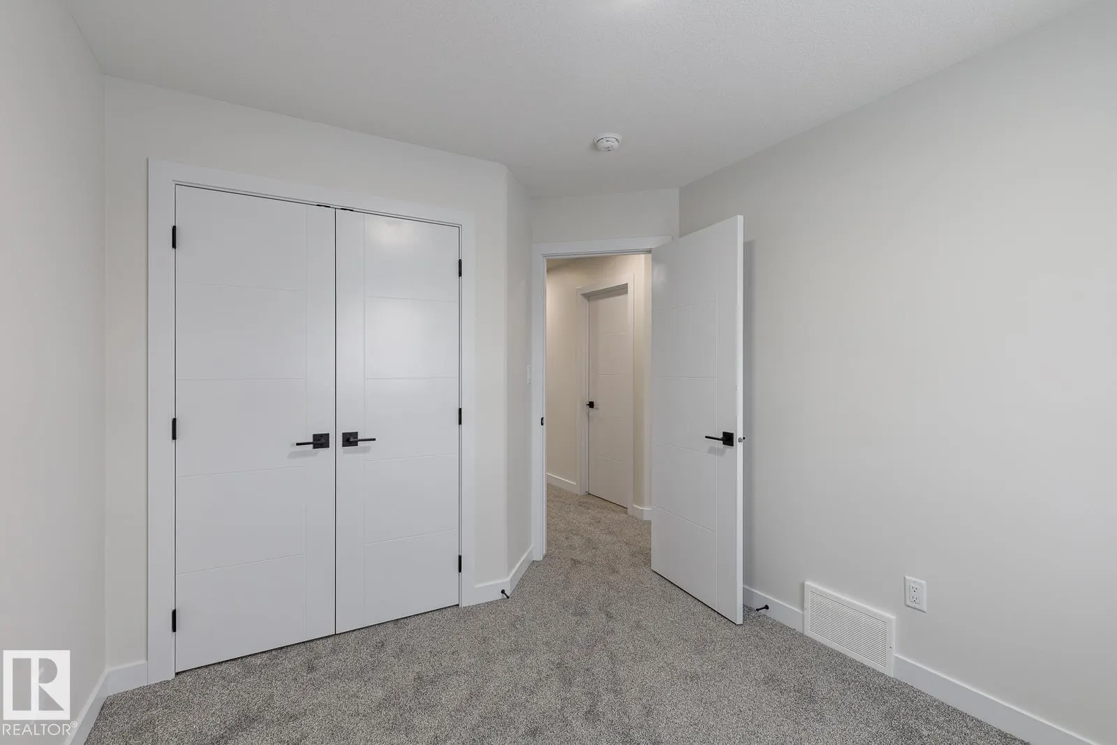 2109 Crossbill Lane