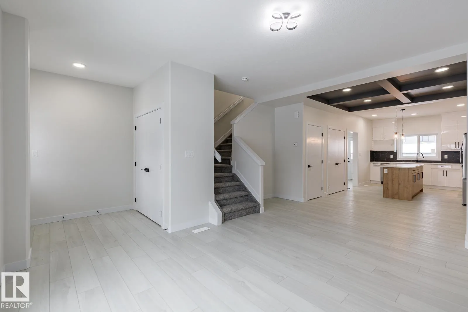 2109 Crossbill Lane