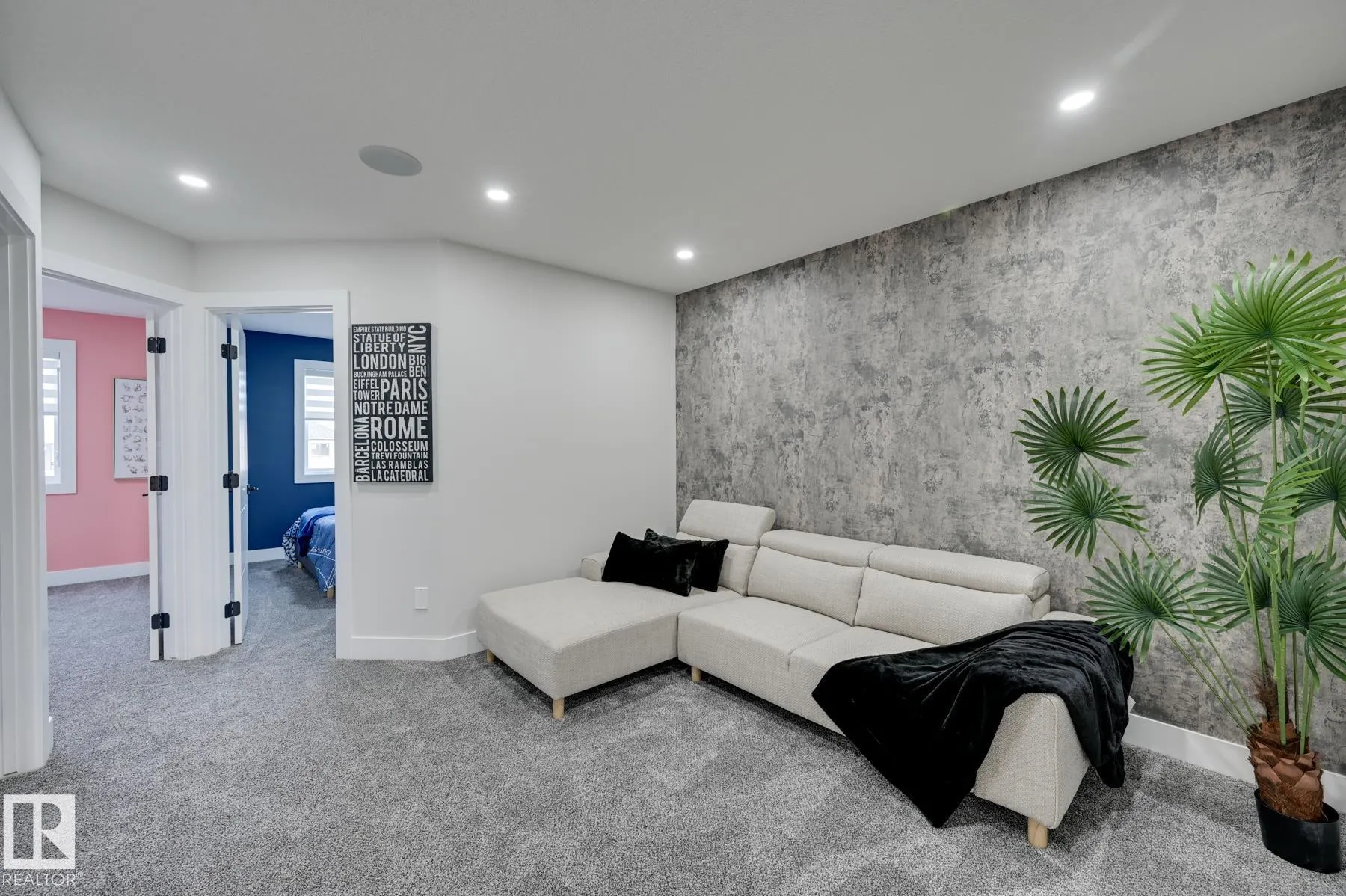 2111 Crossbill Lane