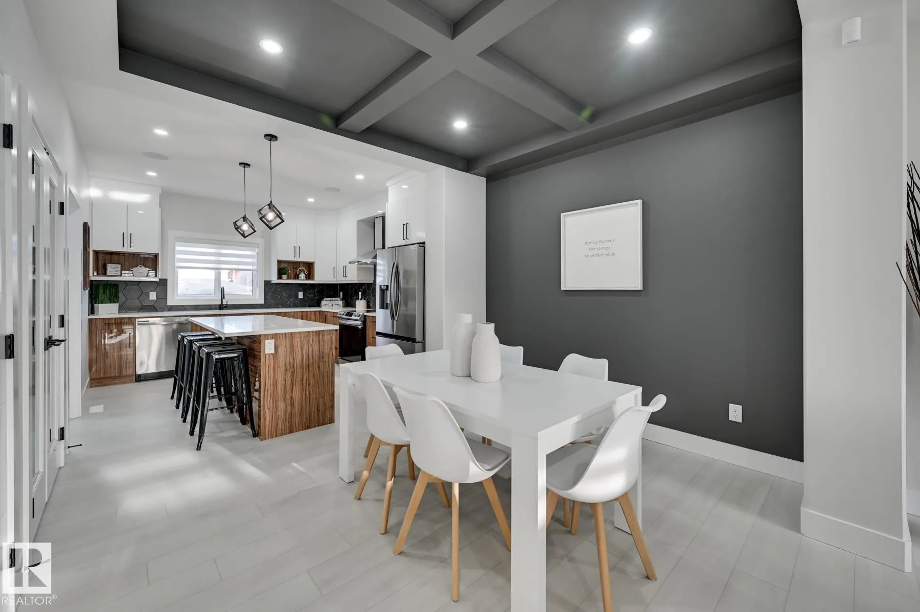 2111 Crossbill Lane