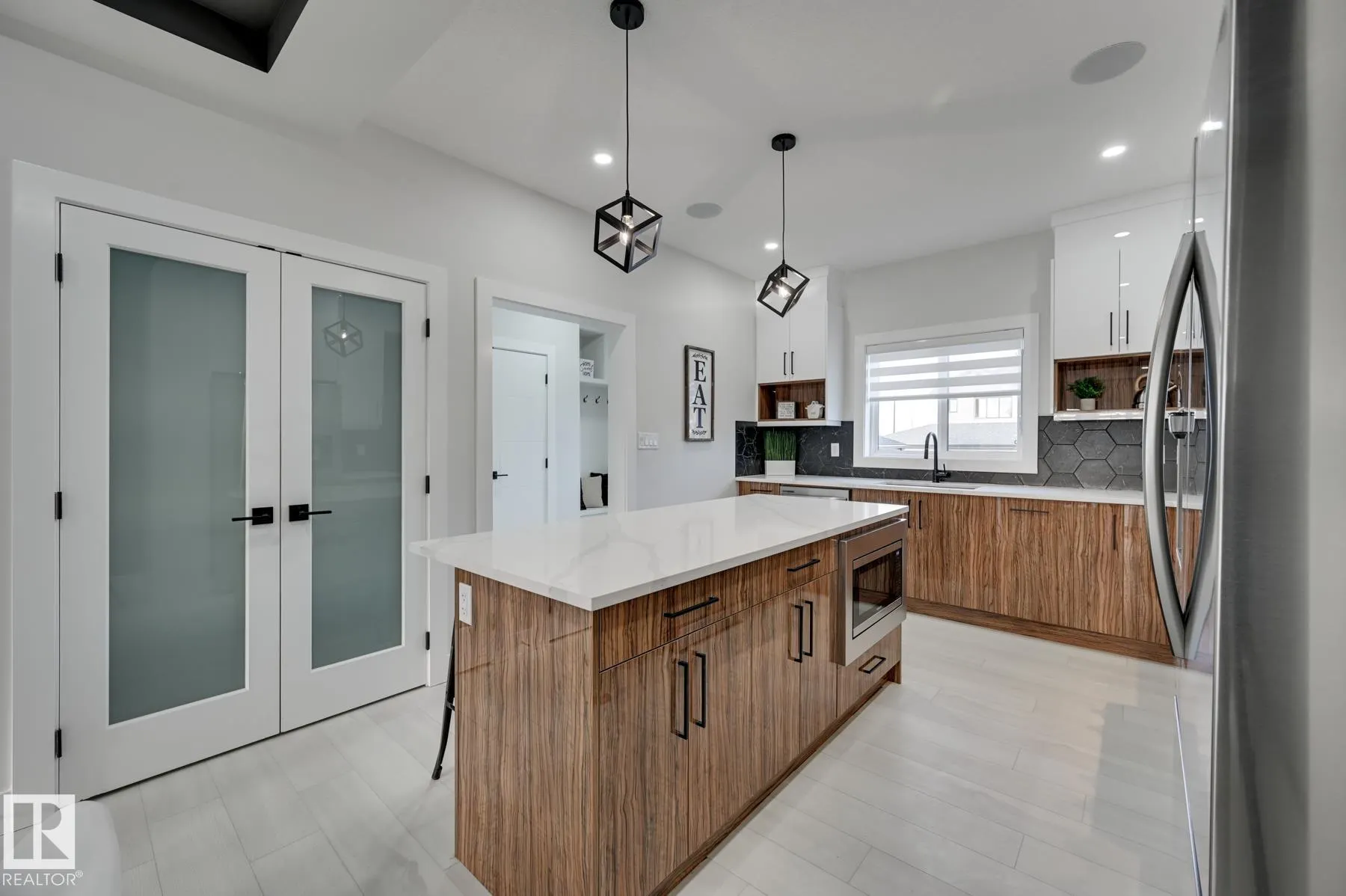 2111 Crossbill Lane