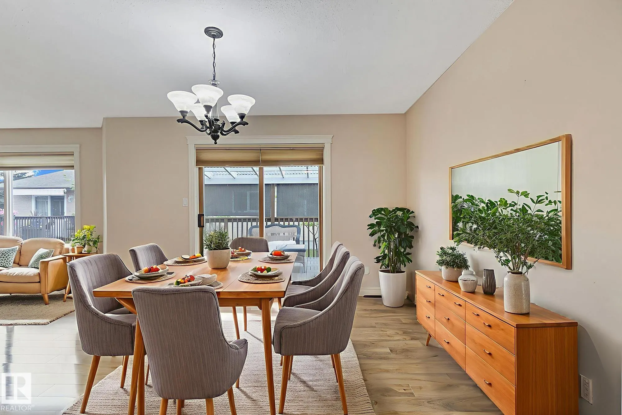 28 SUNRISE Village
